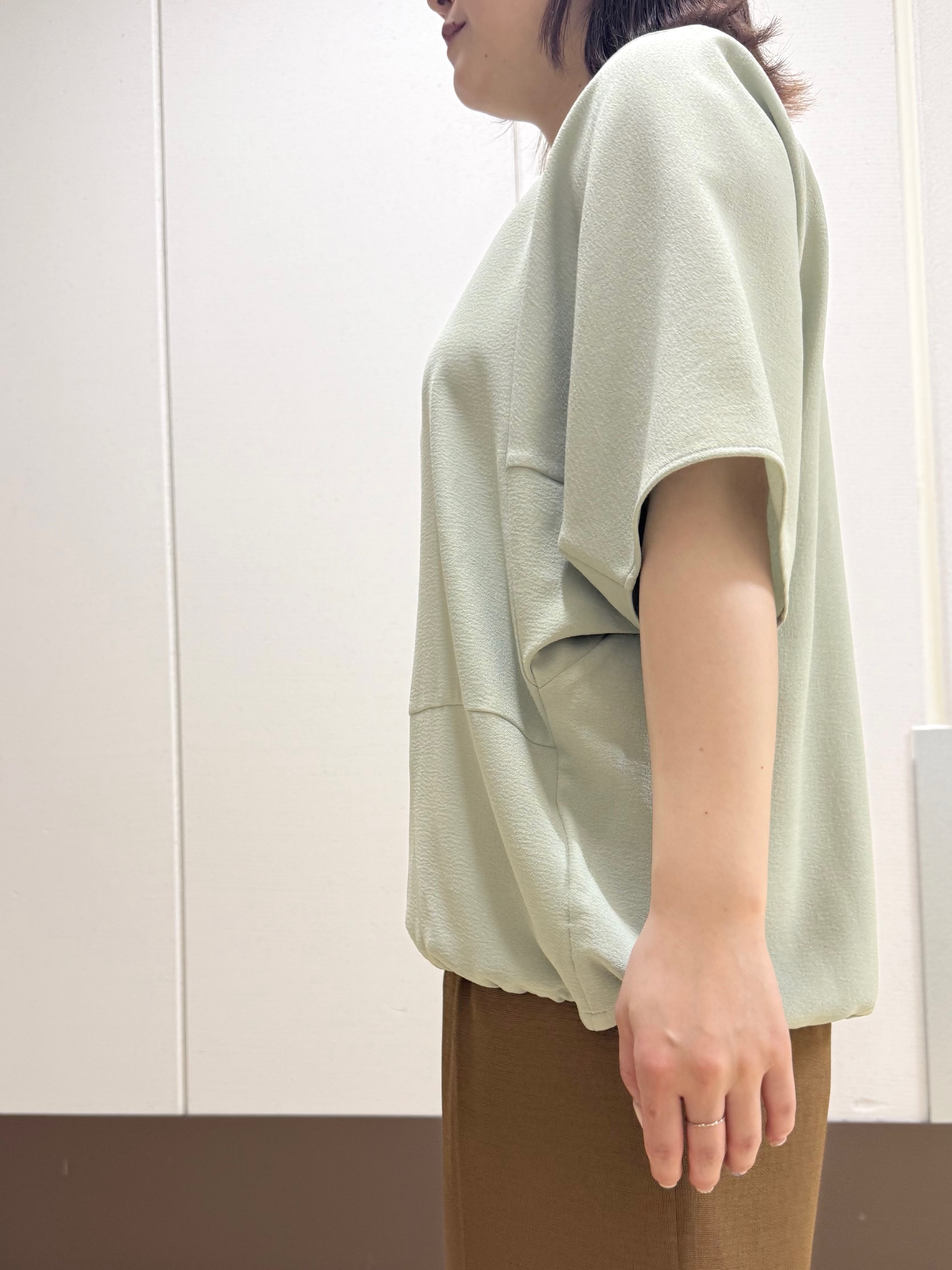Rikoさんの「INDIVI｜【洗える／2WAY／裾ドロスト付き】 ドルマンスリーブチュニックトップス」を使ったコーディネート