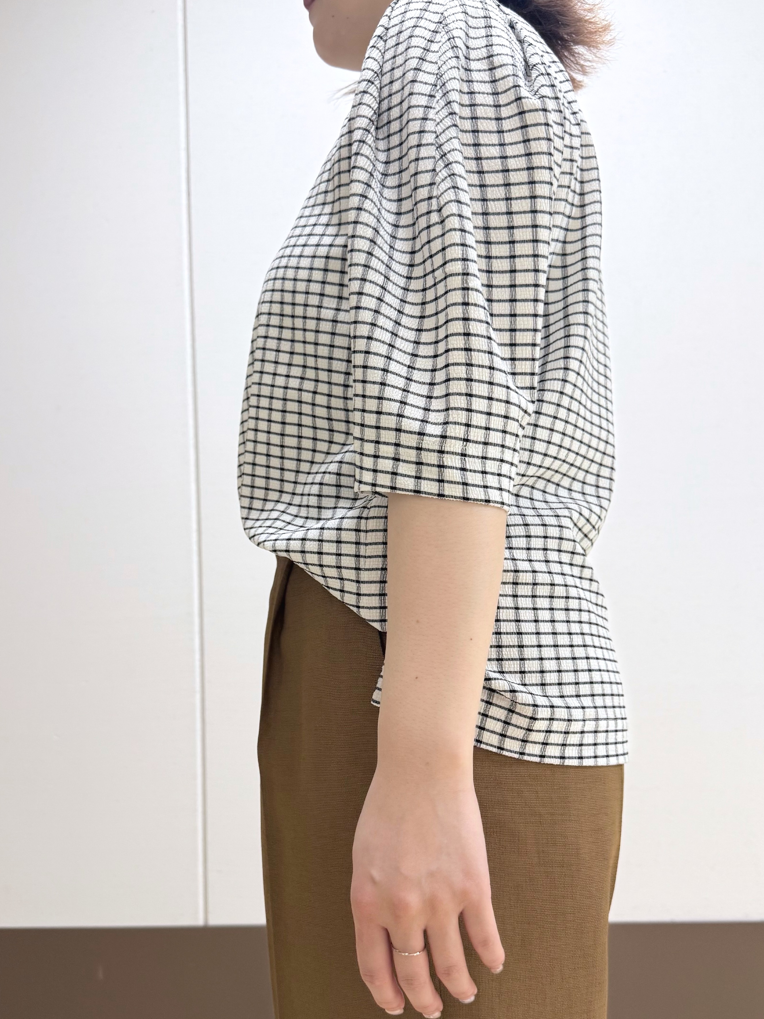Rikoさんの「INDIVI｜【洗える／メッシュ素材／SETUP可能】ワイドパンツ」を使ったコーディネート