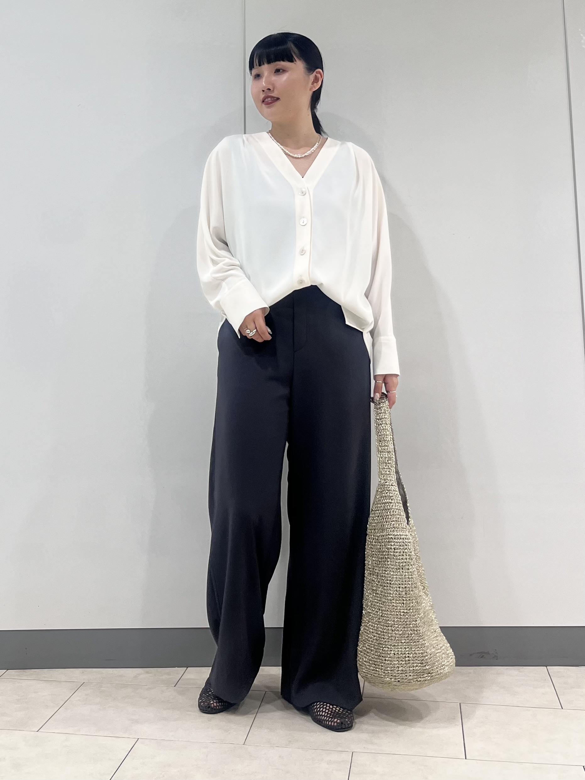 hasuさんの「INDIVI｜【さらに軽く軽快！／着る日傘】ドルマンダブルジャケット」を使ったコーディネート