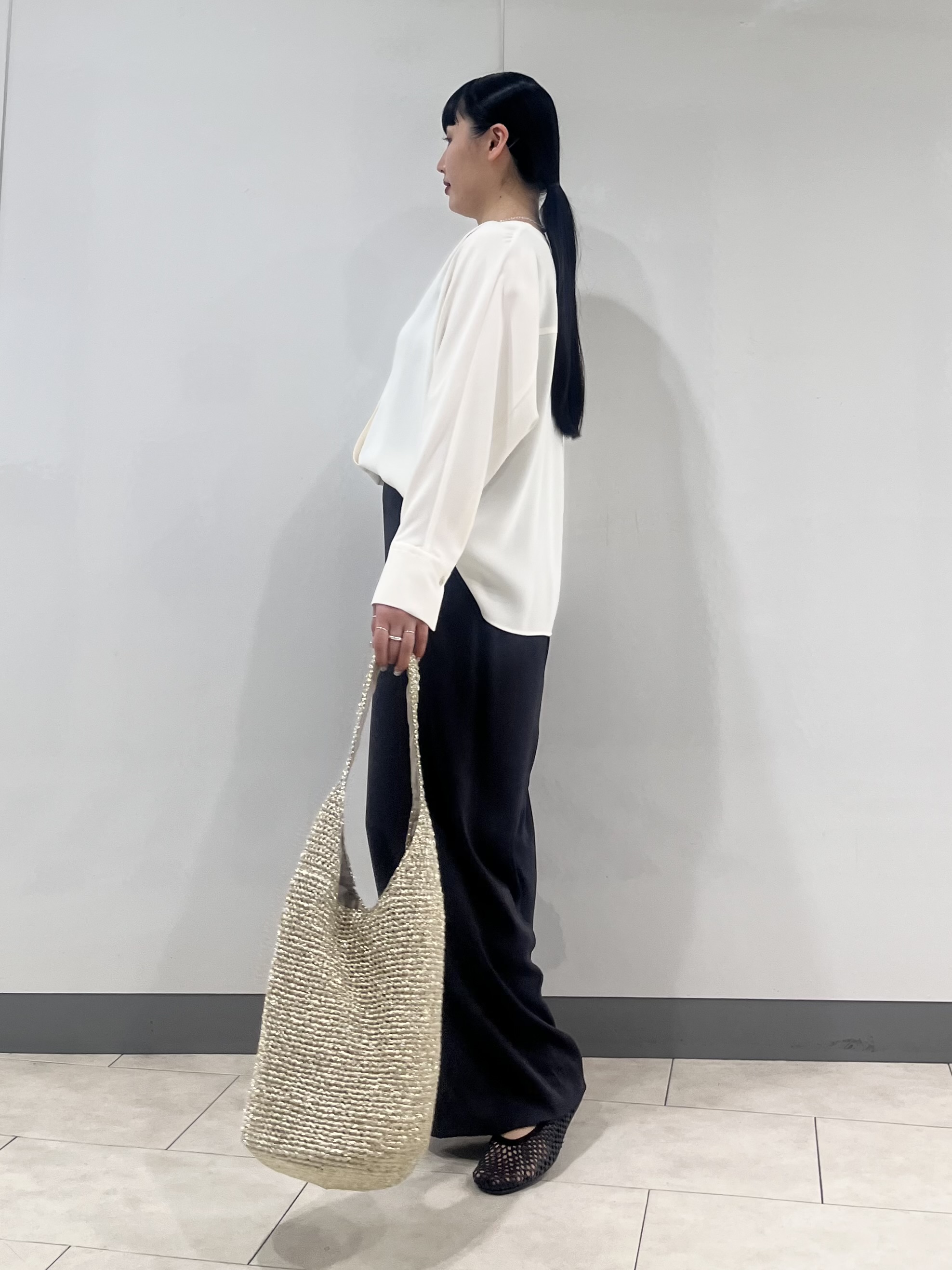hasuさんの「INDIVI｜【さらに軽く軽快！／着る日傘】ノーカラージャケット」を使ったコーディネート