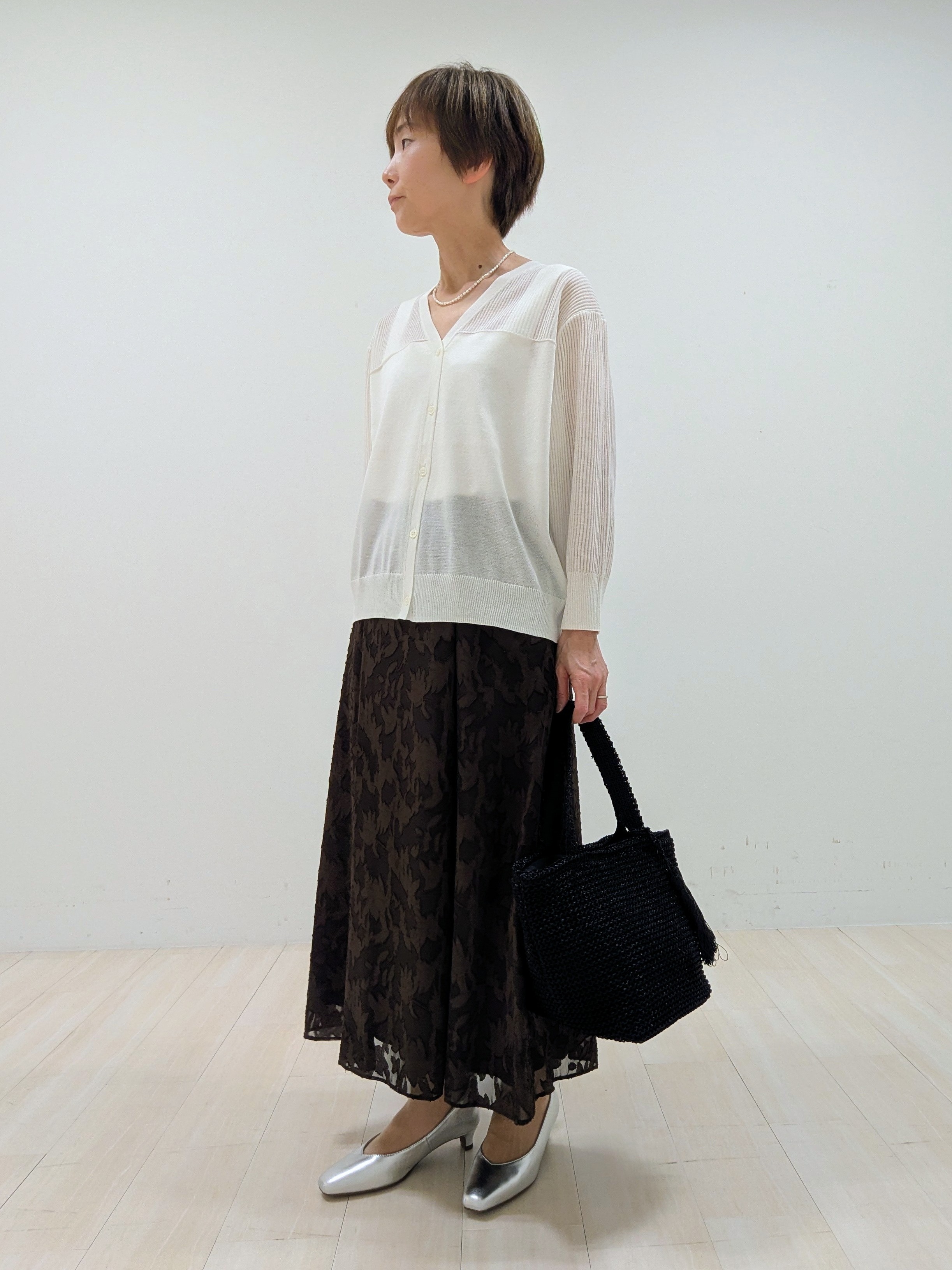 nishiさんの「Reflect｜Vネックニットカーディガン」を使ったコーディネート