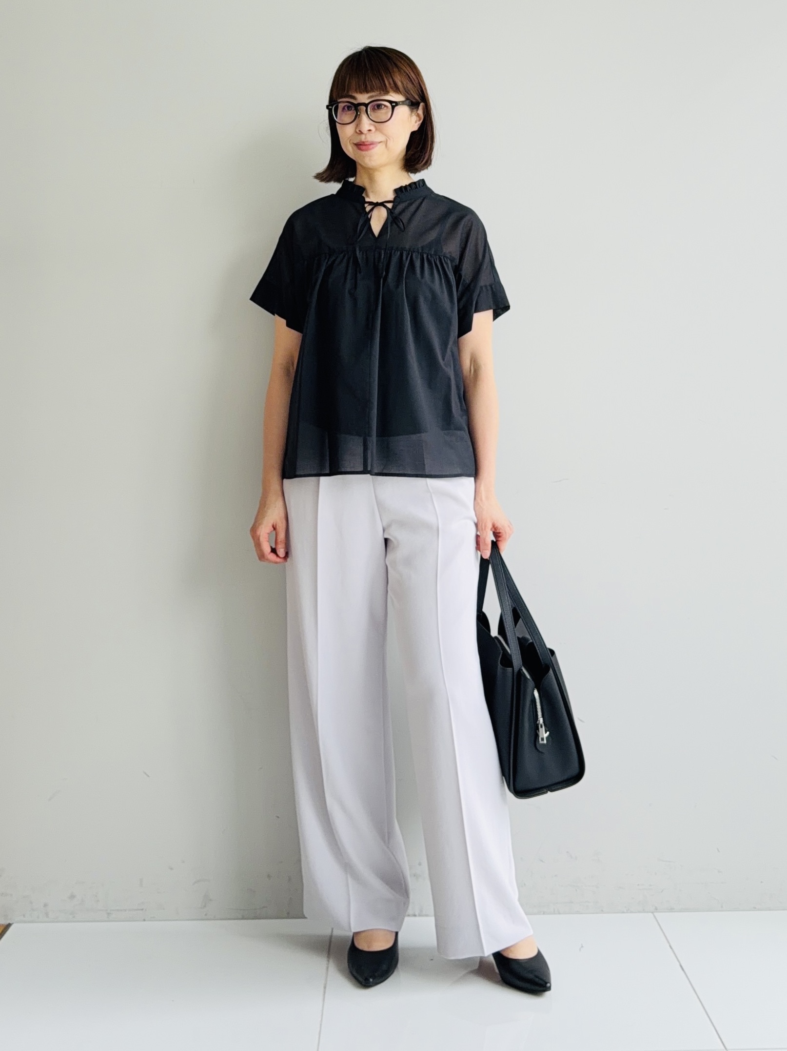 murayamaさんの「INDIVI｜【洗える／軽やか】フリル衿ギャザーブラウス」を使ったコーディネート