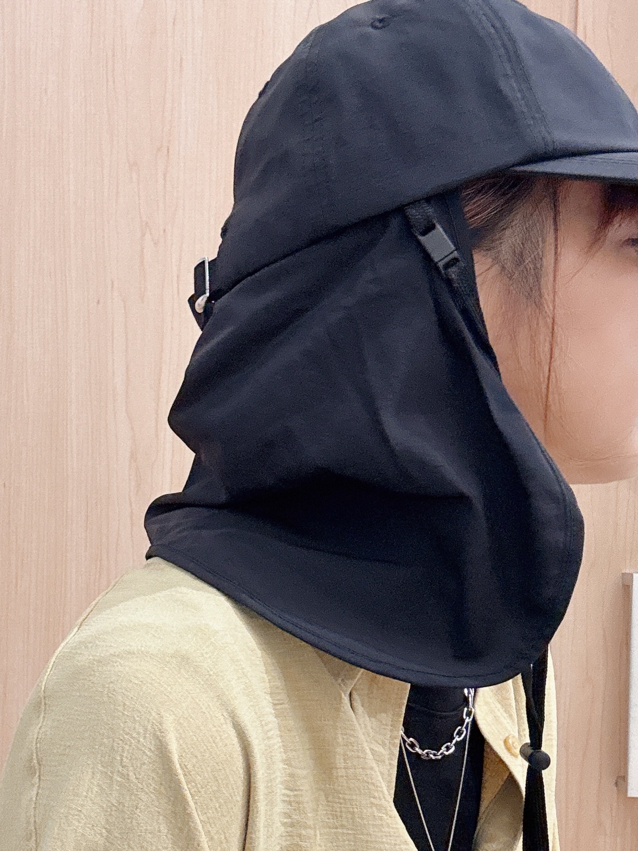 モカさんの「SHOO･LA･RUE｜【高レビュー/洗濯後しわになりにくい/体型カバー】きちんとゆるっと 大人の抜け感 ポンチョ風カラーシ」を使ったコーディネート