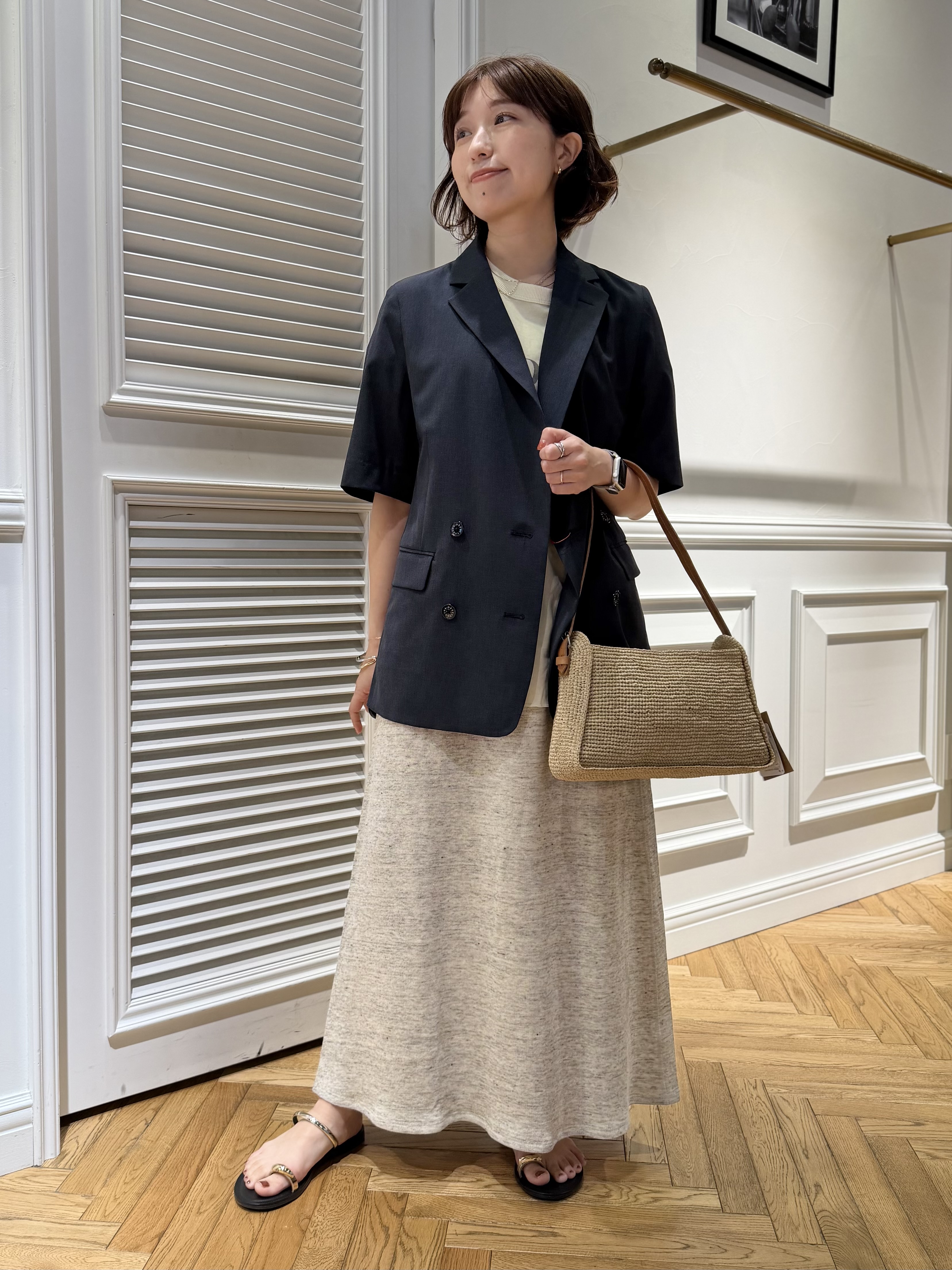つじ まこさんの「DRESSTERIOR｜AMERICANA（アメリカーナ）ロールアップTシャツ」を使ったコーディネート