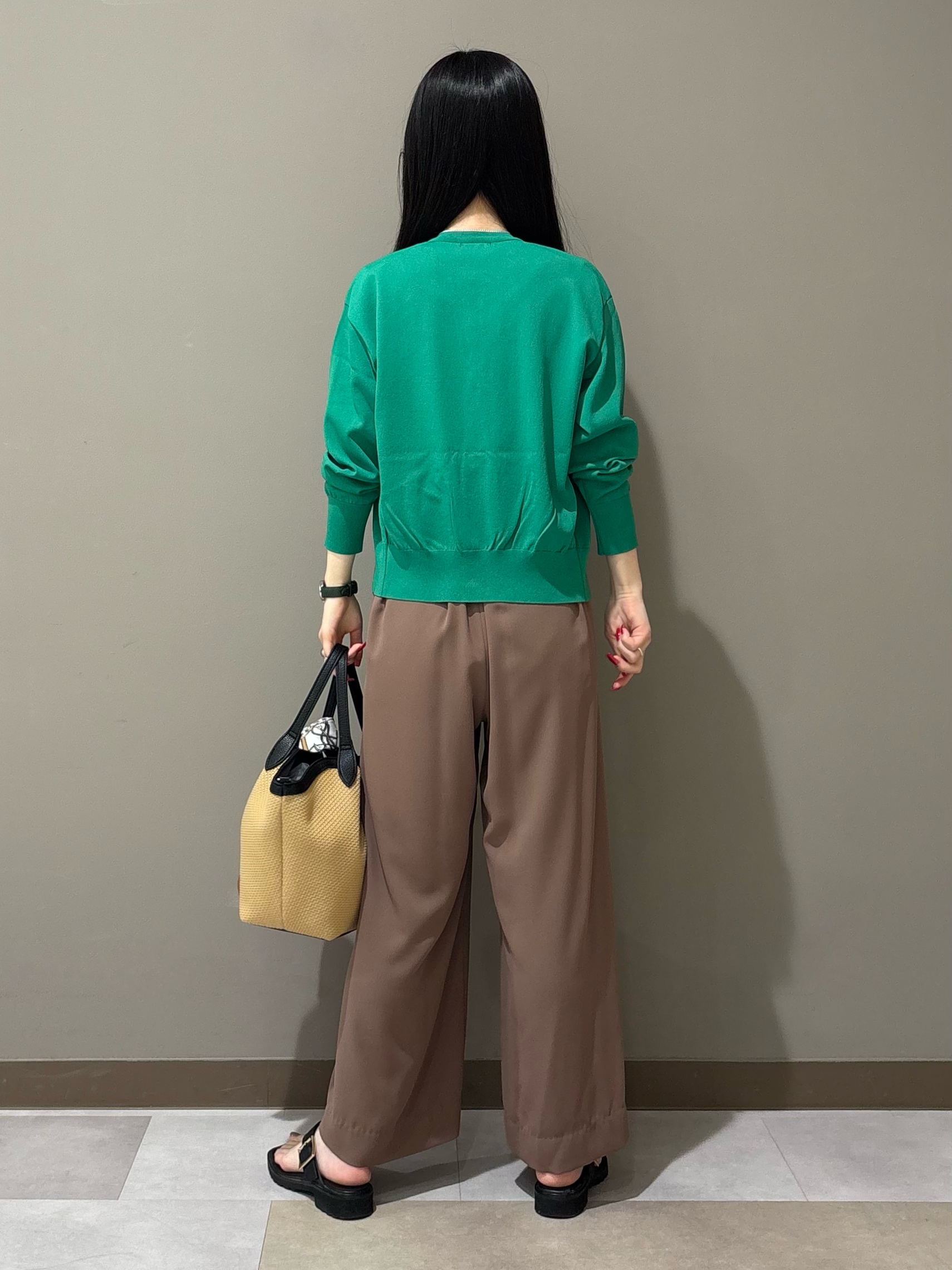 KEIKOさんの「INDIVI｜【UVケア/接触冷感／アンサンブル】衿あきカーディガン＆パフスリーブニット」を使ったコーディネート