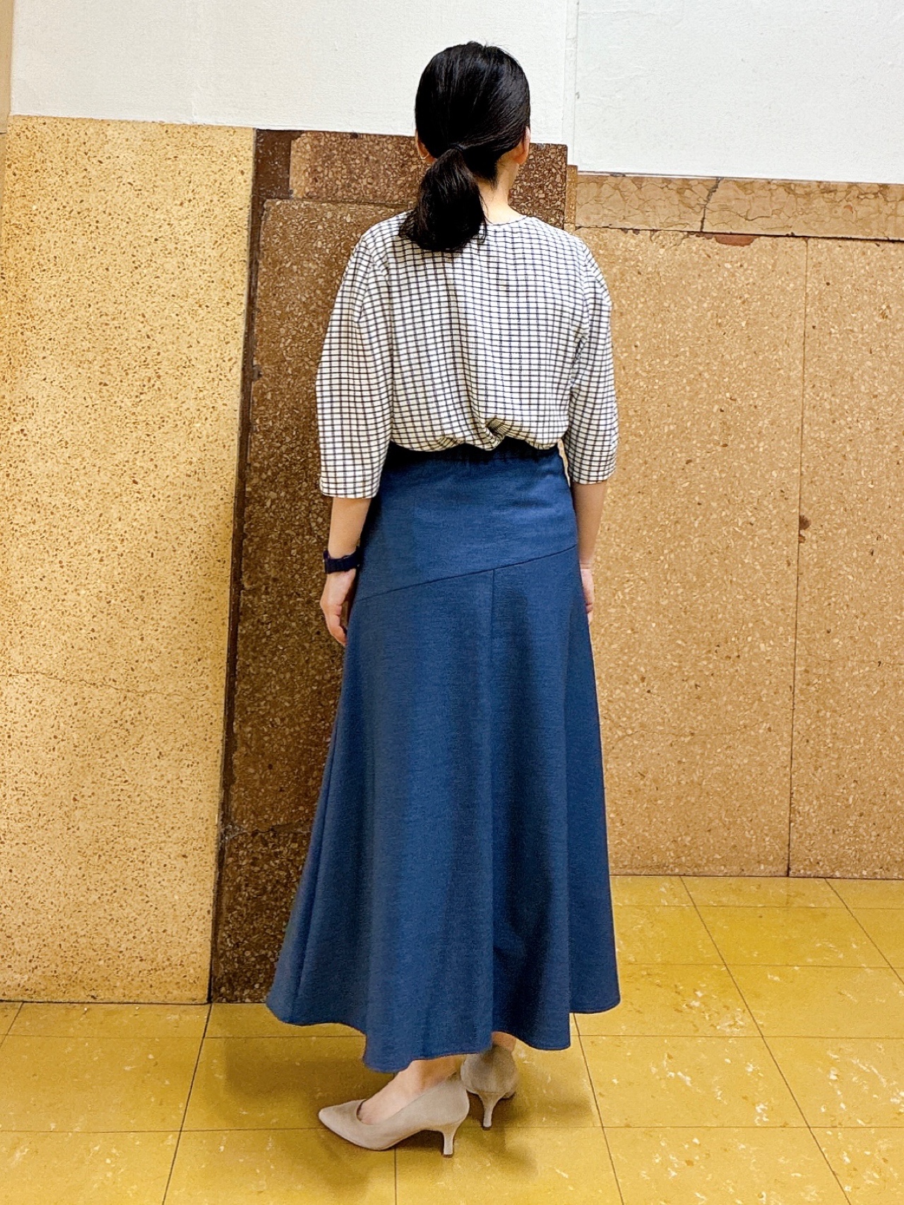 hattoriさんの「INDIVI｜【UVケア／吸汗速乾】チェック柄タックボリュームスリーブトップス」を使ったコーディネート