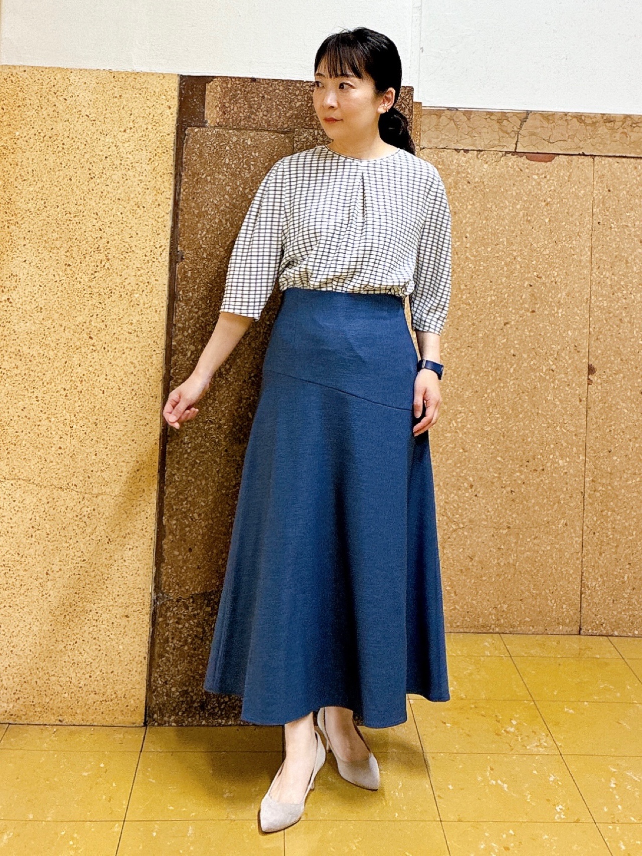 hattoriさんの「INDIVI｜【UVケア／吸汗速乾】チェック柄タックボリュームスリーブトップス」を使ったコーディネート