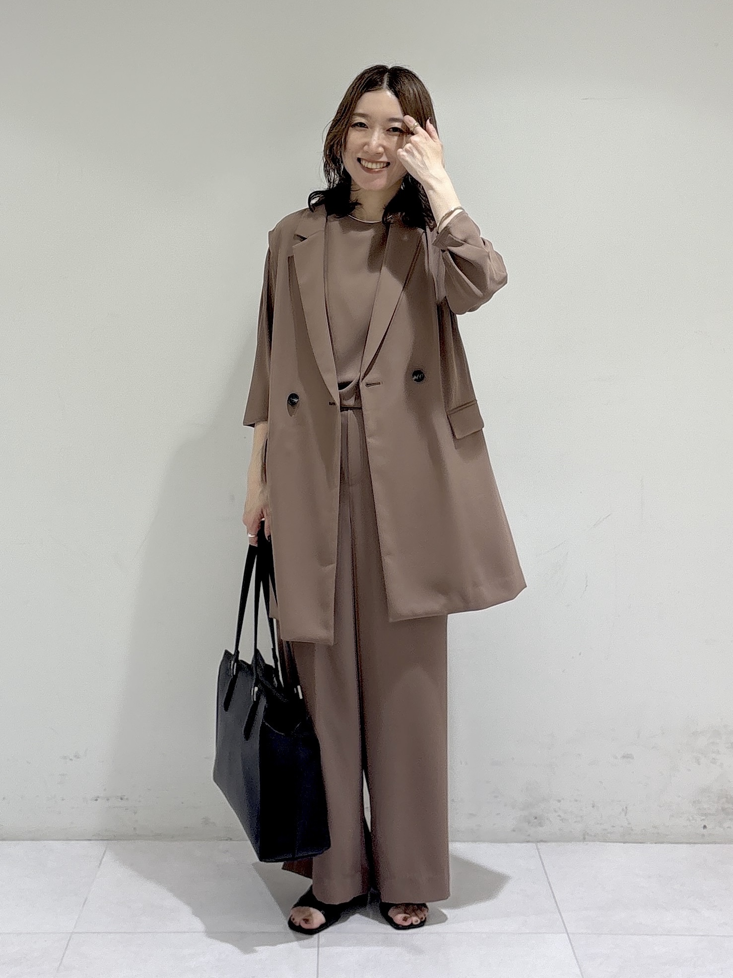 kotakiさんの「INDIVI｜【さらに軽く軽快！／着る日傘】颯爽ジレジャケット」を使ったコーディネート