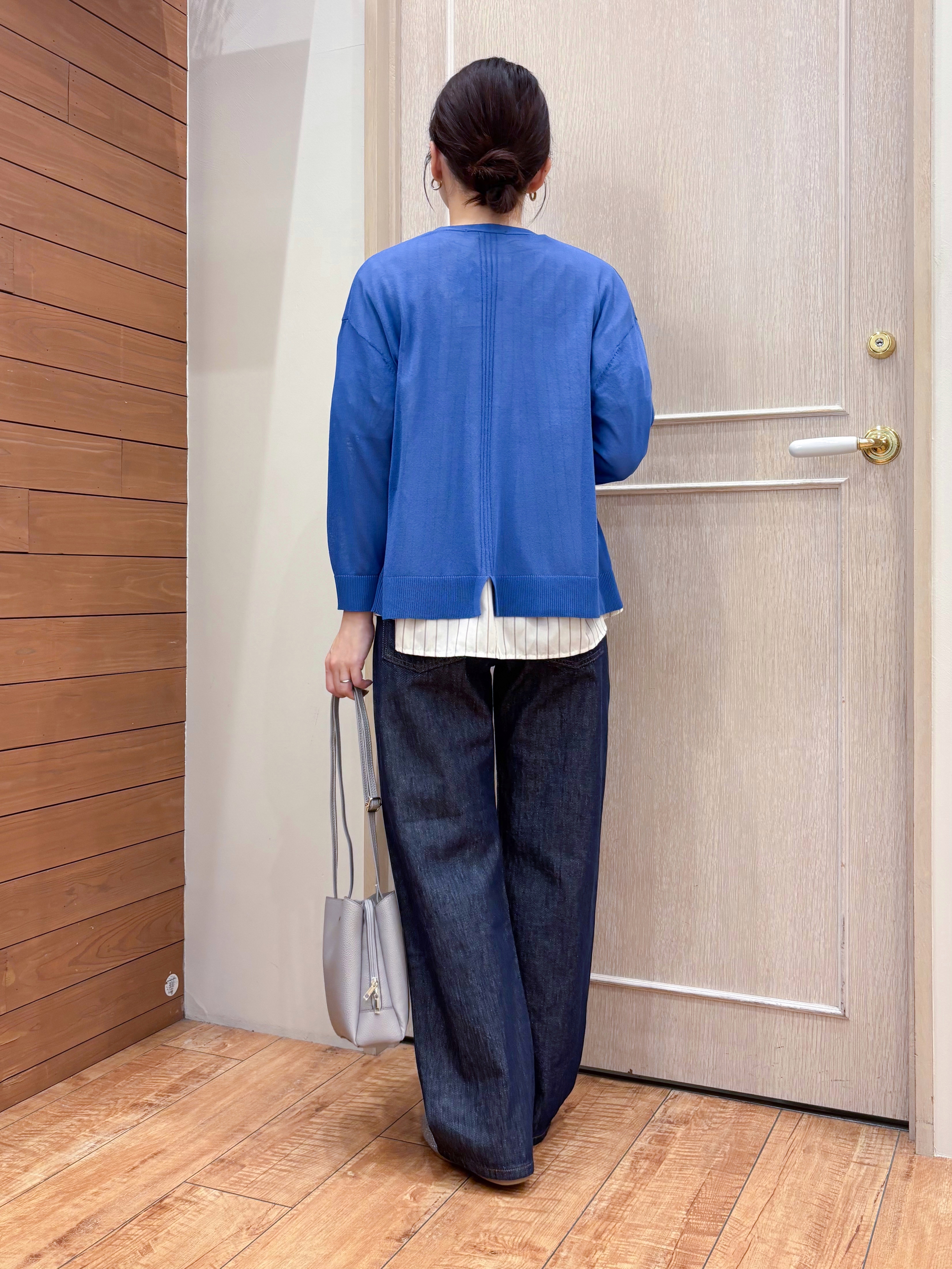 なみさんの「SHOO･LA･RUE｜【ひんやり/洗濯機可/S-LL】オンにもオフにも マルチに使えるボタンレスカーディガン」を使ったコーディネート