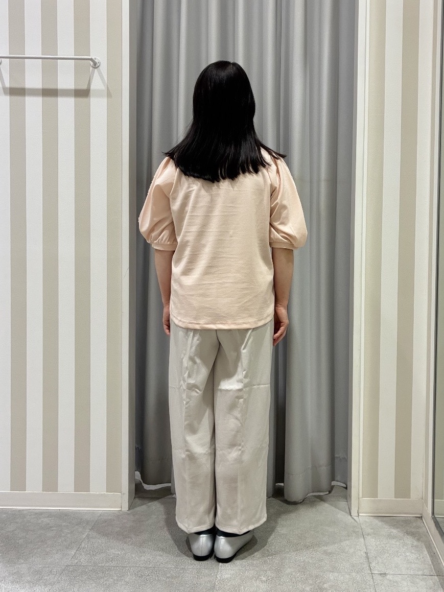 vanseさんの「SHOO･LA･RUE｜【洗濯機可/S-LL/ストレッチ】スリットレーススリーブトップス」を使ったコーディネート