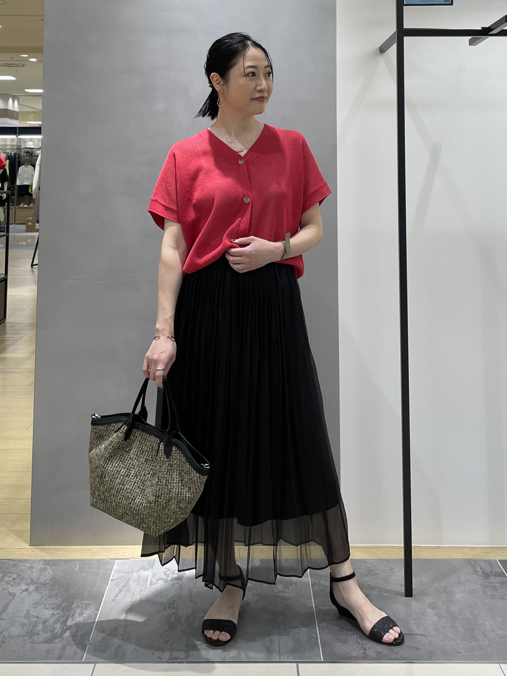 shihoさんの「INDIVI｜【洗える/清涼感】ドライタッチスリーブレスカーディガン」を使ったコーディネート