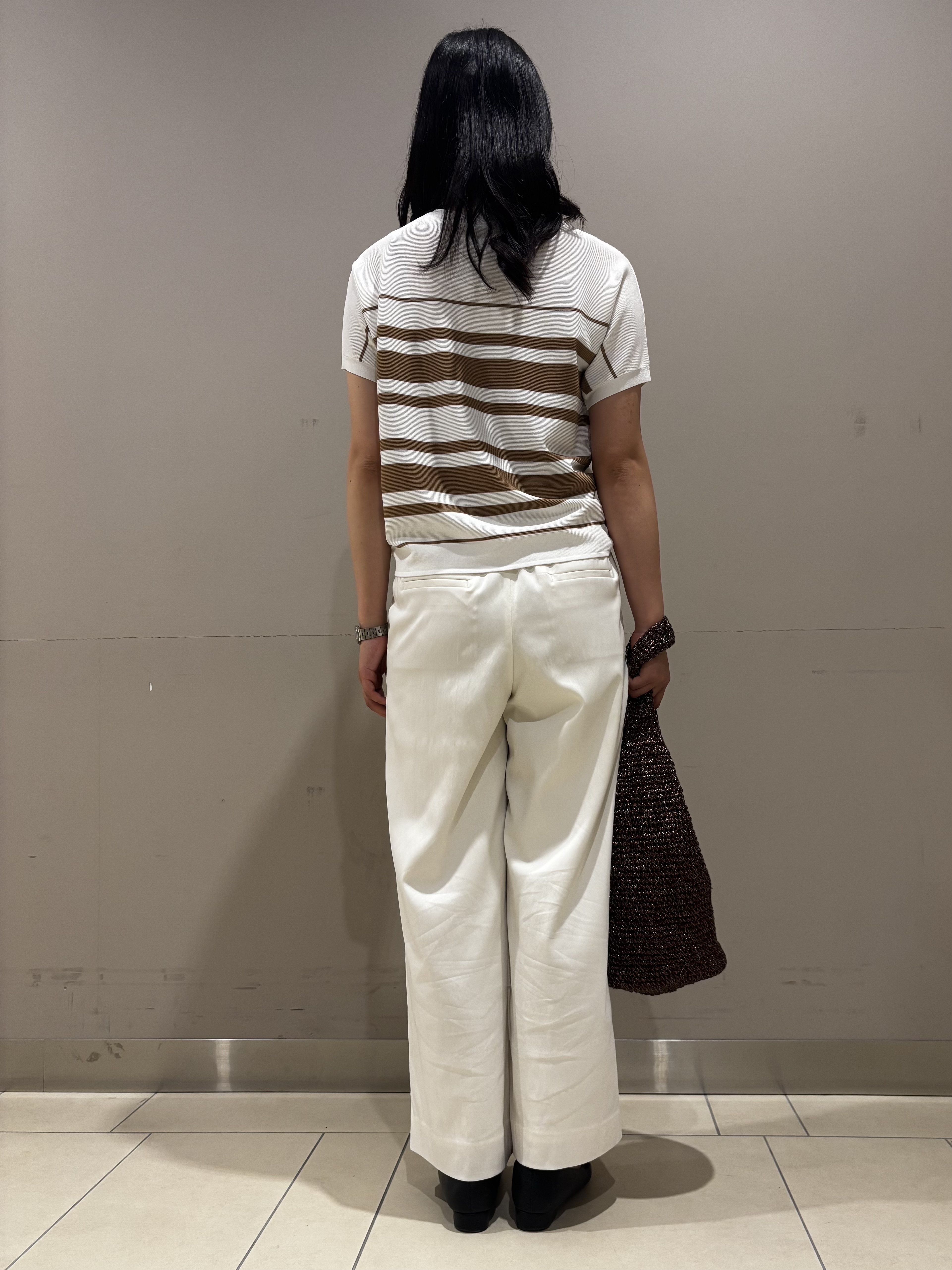Misakiさんの「INDIVI｜【洗える】ガーター編みVネックニットT」を使ったコーディネート
