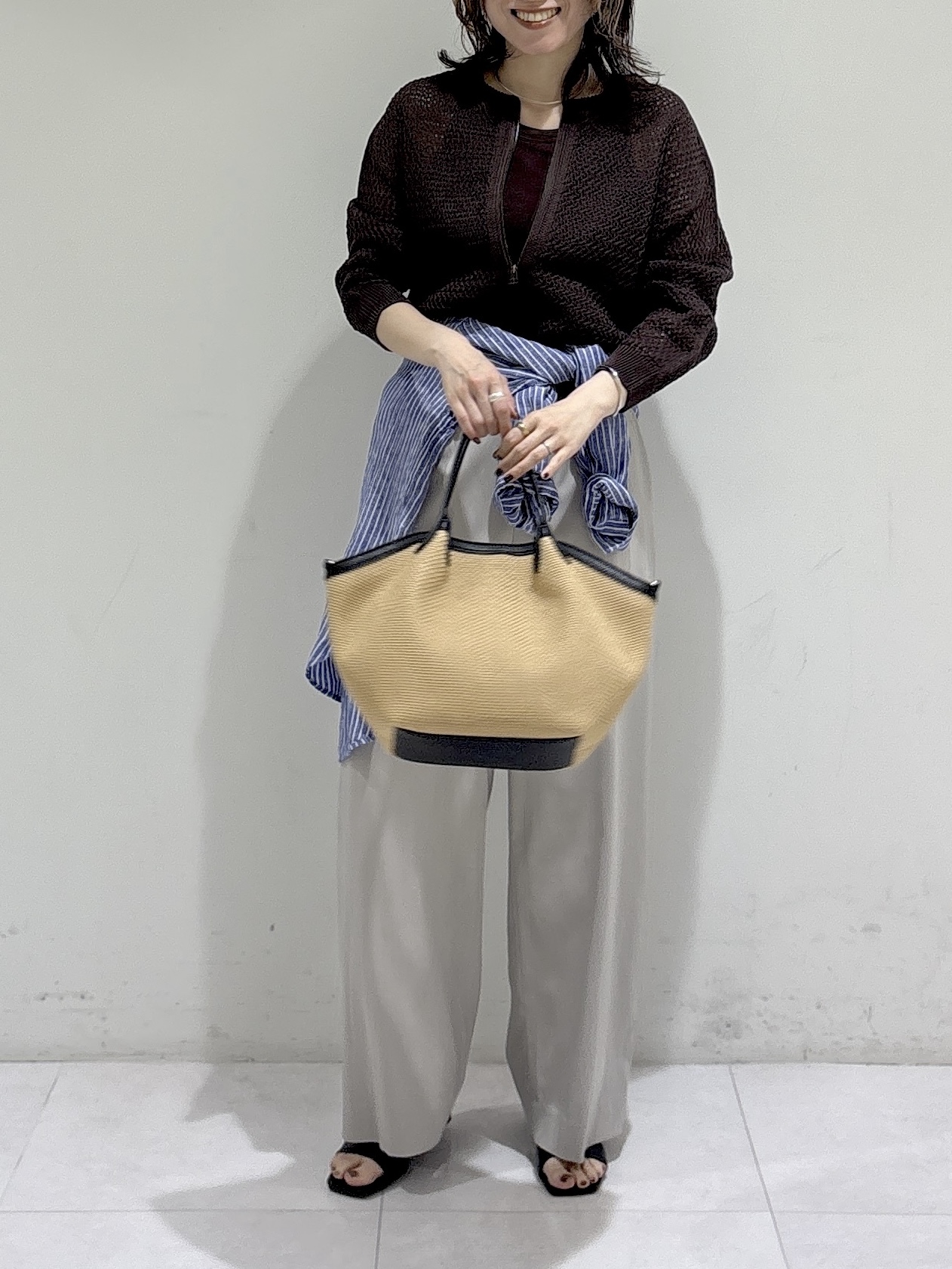 kotakiさんの「INDIVI｜【洗える／コットン】メッシュジップニットカーディガン」を使ったコーディネート