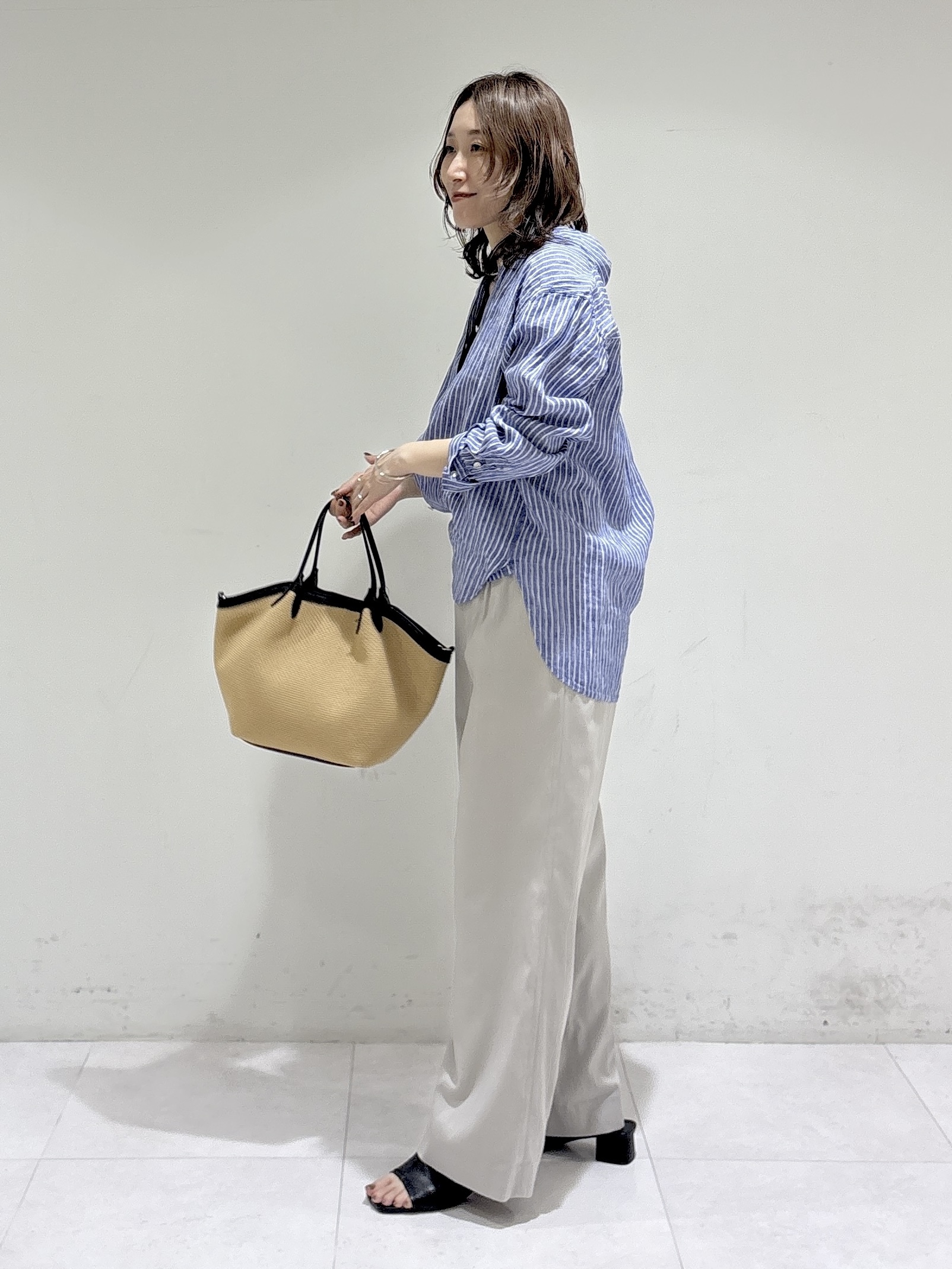 kotakiさんの「INDIVI｜【接触冷感／2WAY】カシュクールリネンシャツ」を使ったコーディネート