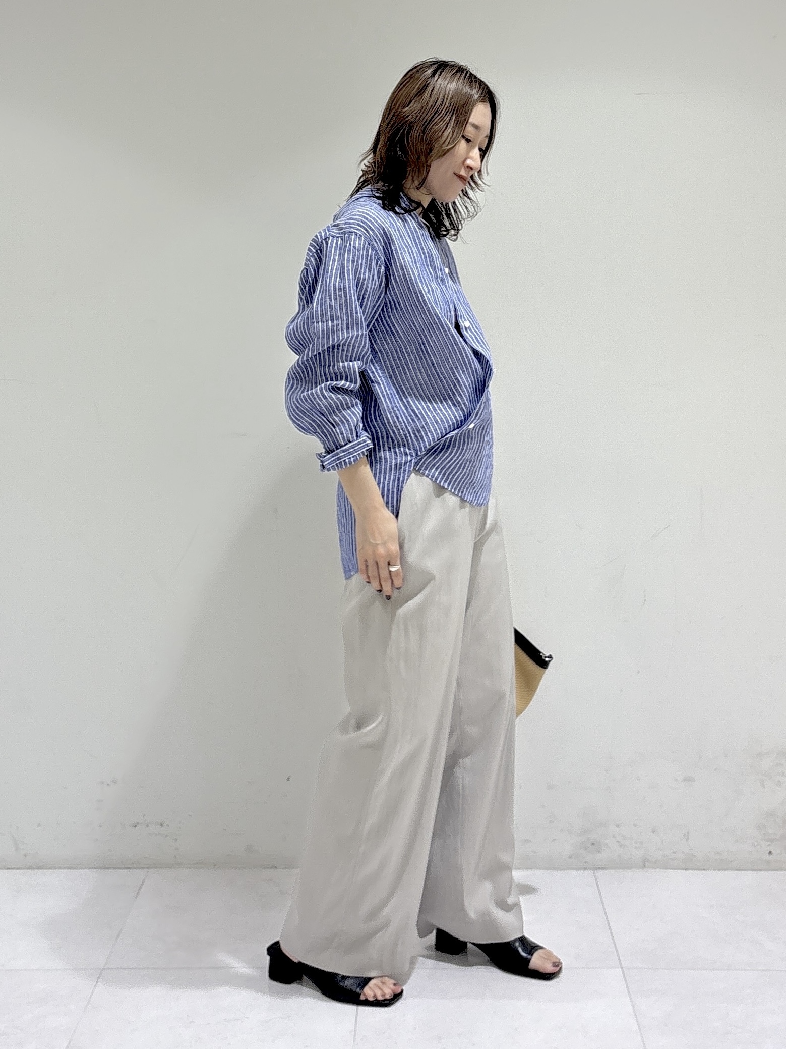 kotakiさんの「INDIVI｜【接触冷感／2WAY】カシュクールリネンシャツ」を使ったコーディネート