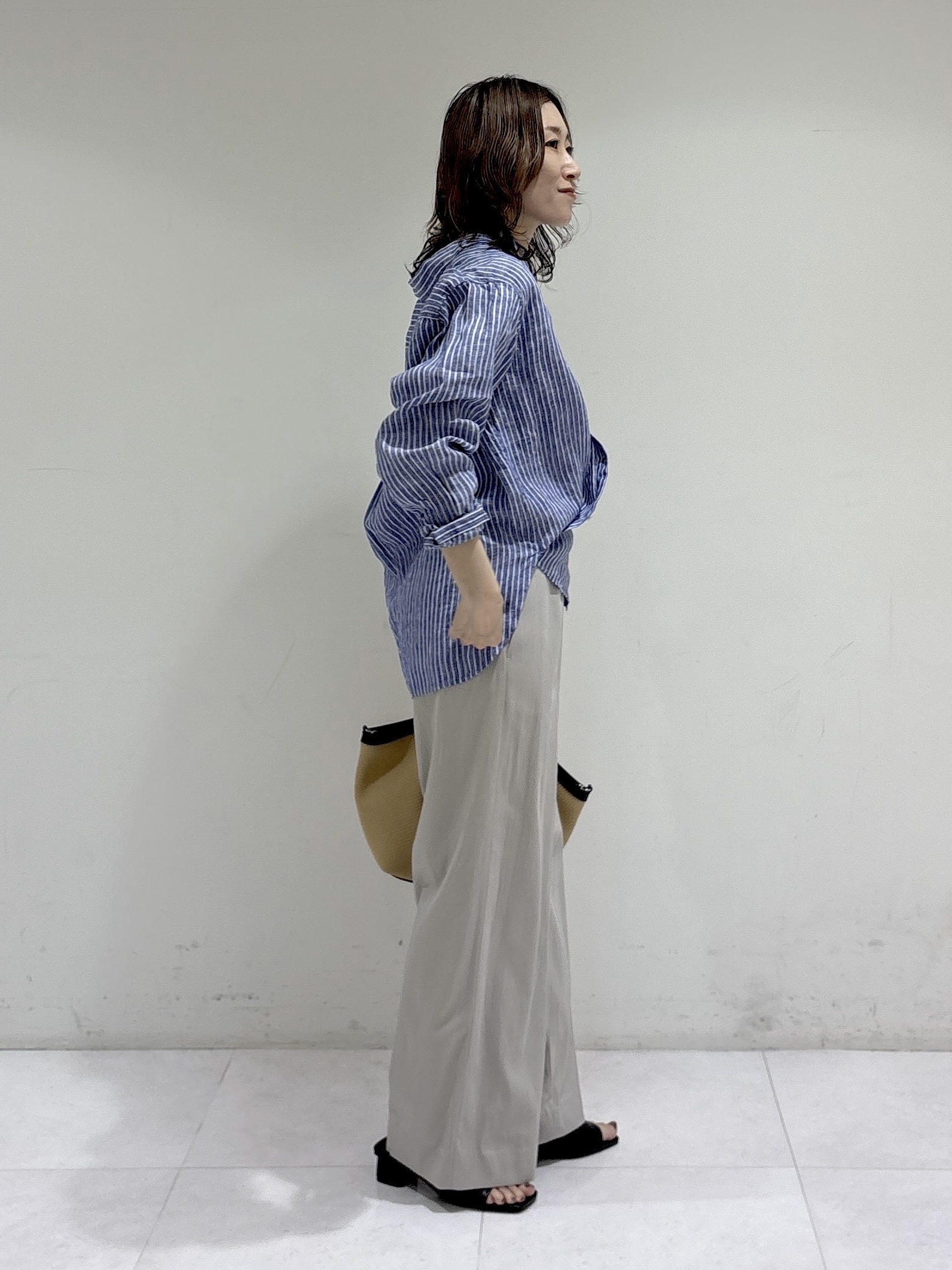 kotakiさんの「INDIVI｜【接触冷感／2WAY】カシュクールリネンシャツ」を使ったコーディネート
