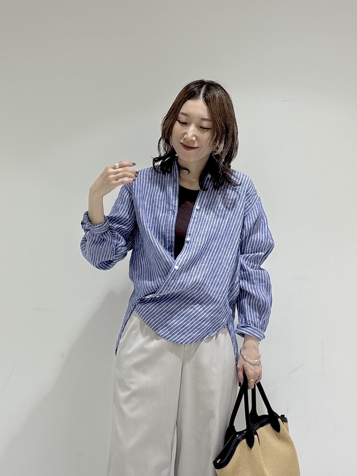 kotakiさんの「INDIVI｜【接触冷感／2WAY】カシュクールリネンシャツ」を使ったコーディネート
