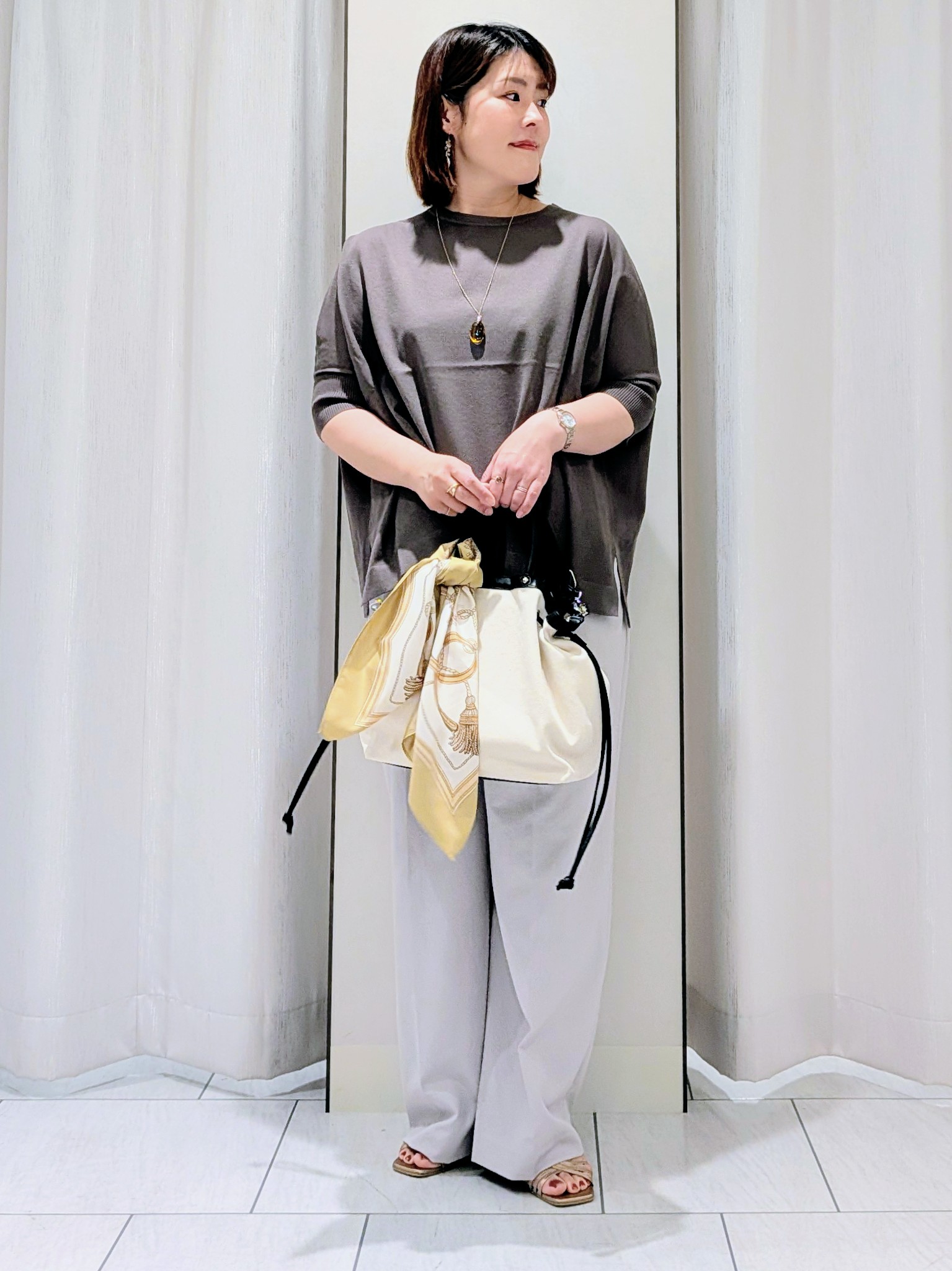 Onumaさんの「UNTITLED｜【楽な穿き心地/UV/接触冷感】クリーンワイドパンツ」を使ったコーディネート