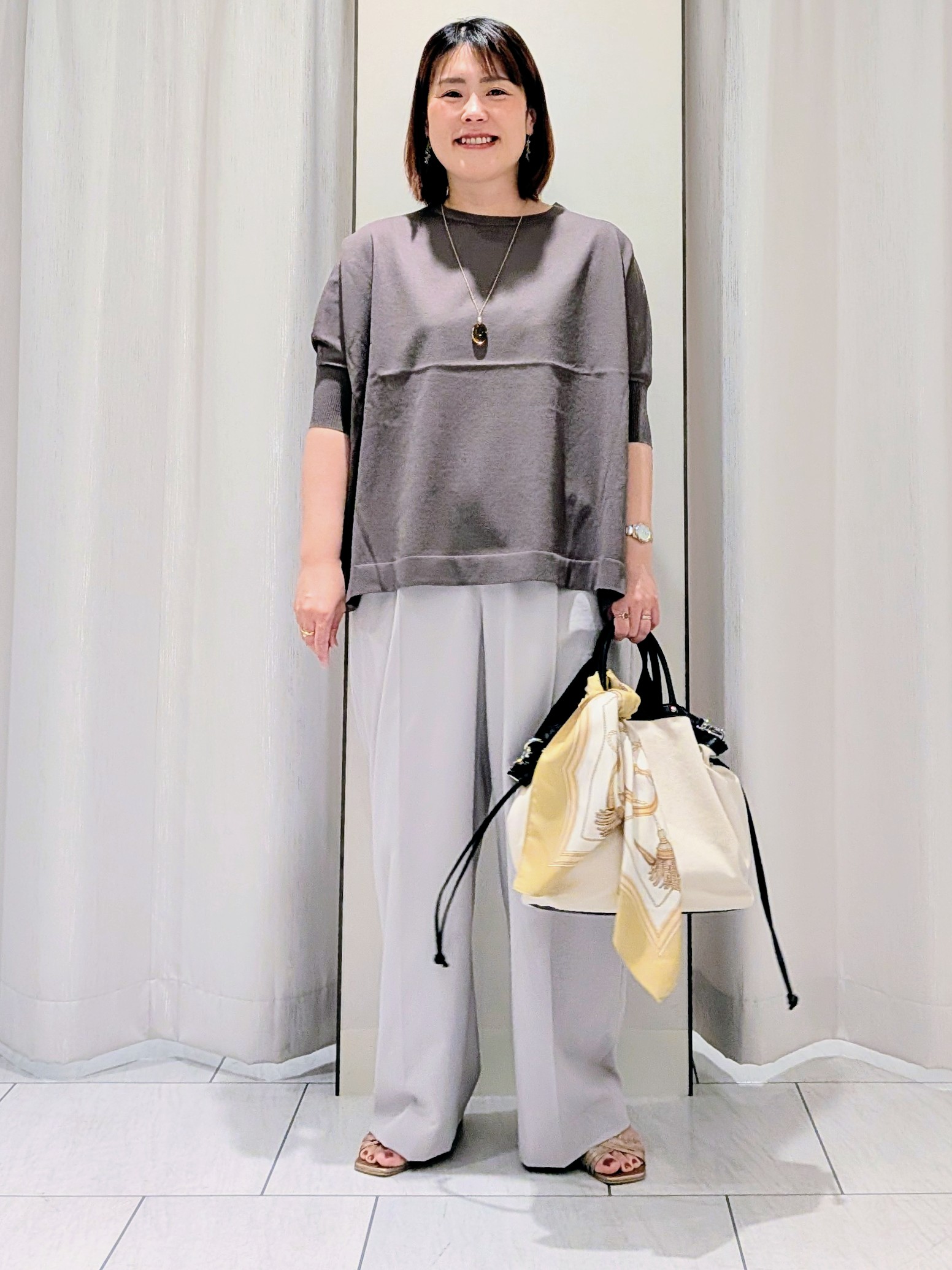 Onumaさんの「UNTITLED｜【楽な穿き心地/UV/接触冷感】クリーンワイドパンツ」を使ったコーディネート