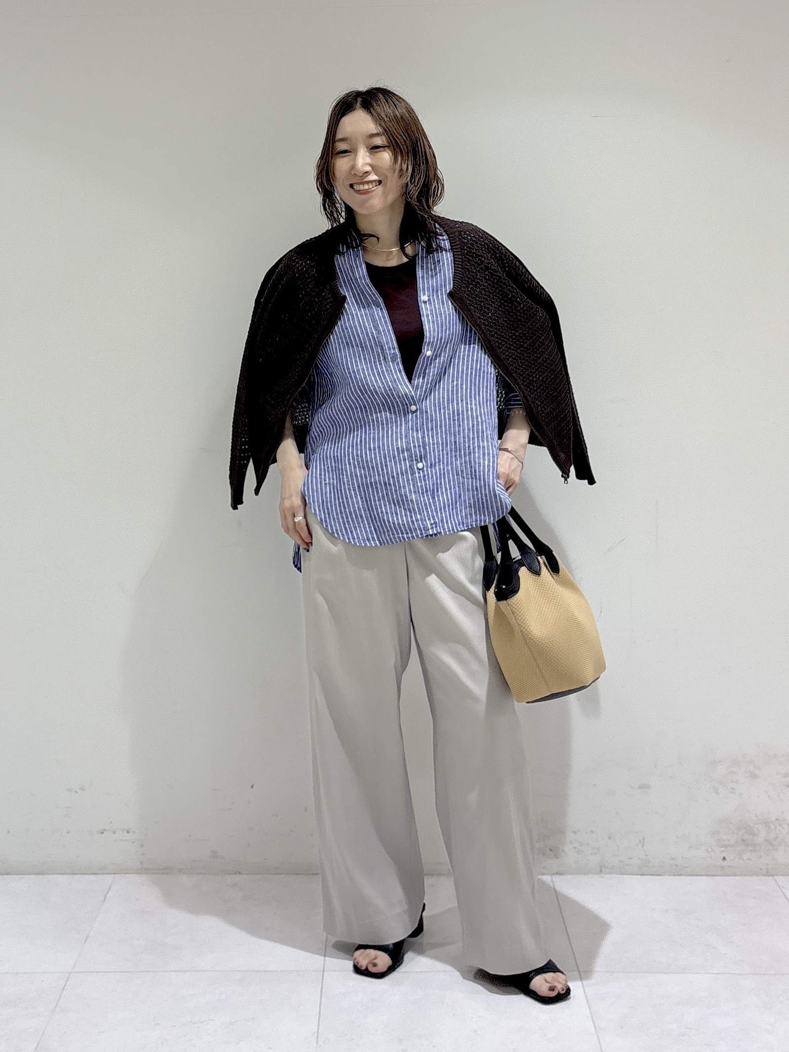 kotakiさんの「INDIVI｜【接触冷感／2WAY】カシュクールリネンシャツ」を使ったコーディネート