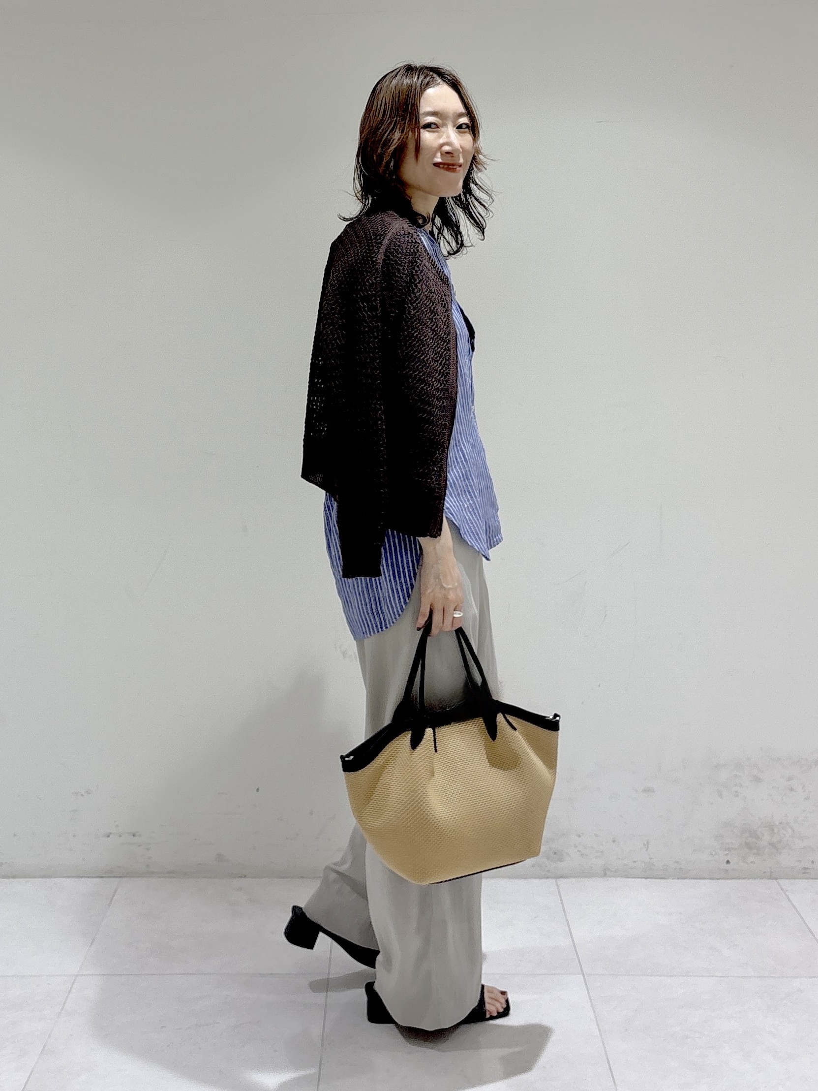 kotakiさんの「INDIVI｜【接触冷感／2WAY】カシュクールリネンシャツ」を使ったコーディネート