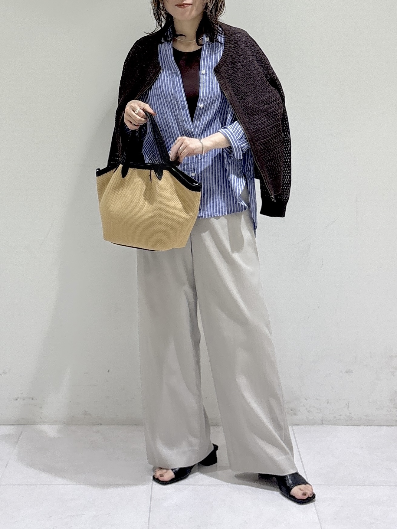 kotakiさんの「INDIVI｜【接触冷感／2WAY】カシュクールリネンシャツ」を使ったコーディネート