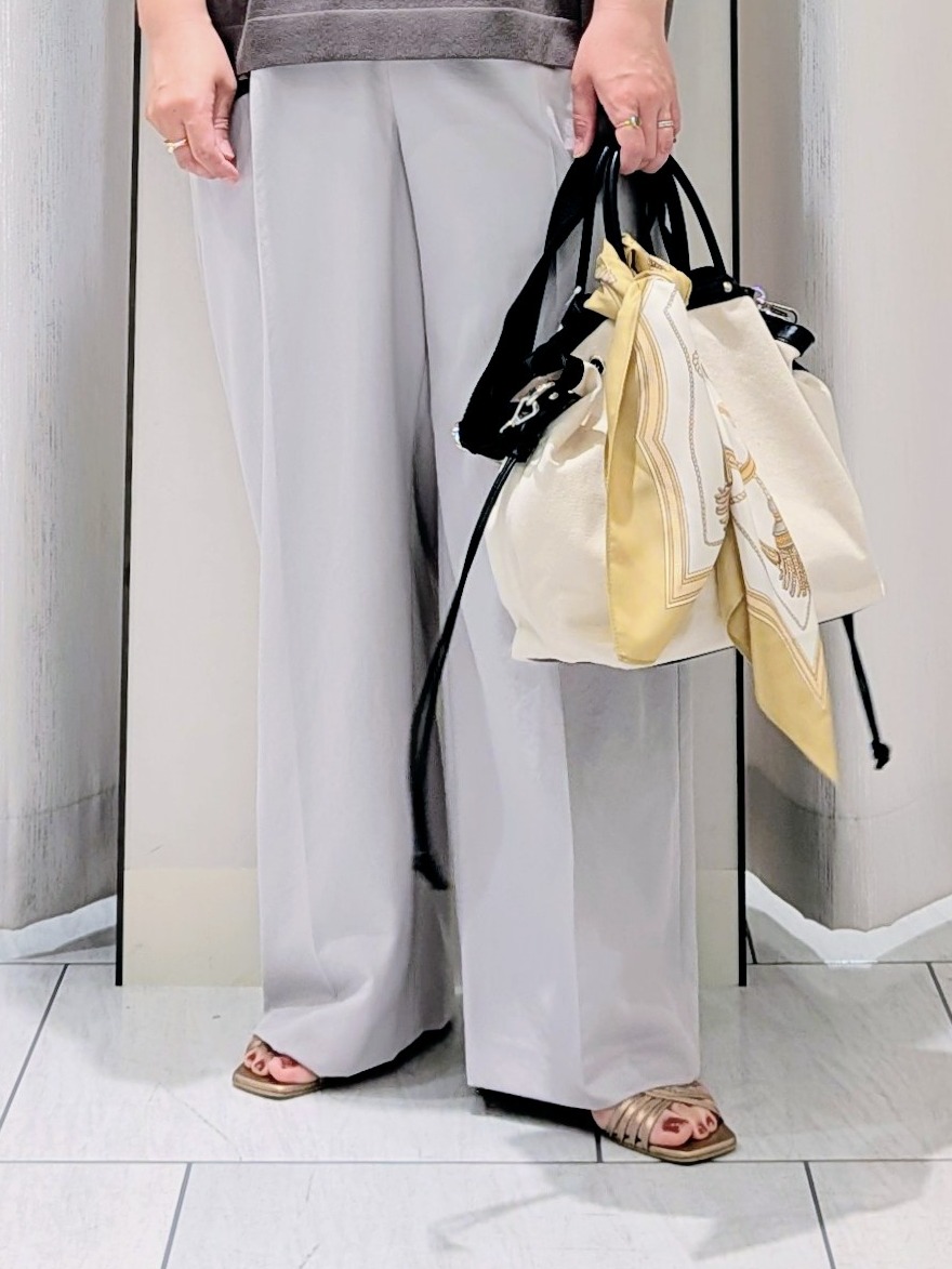 Onumaさんの「UNTITLED｜【楽な穿き心地/UV/接触冷感】クリーンワイドパンツ」を使ったコーディネート