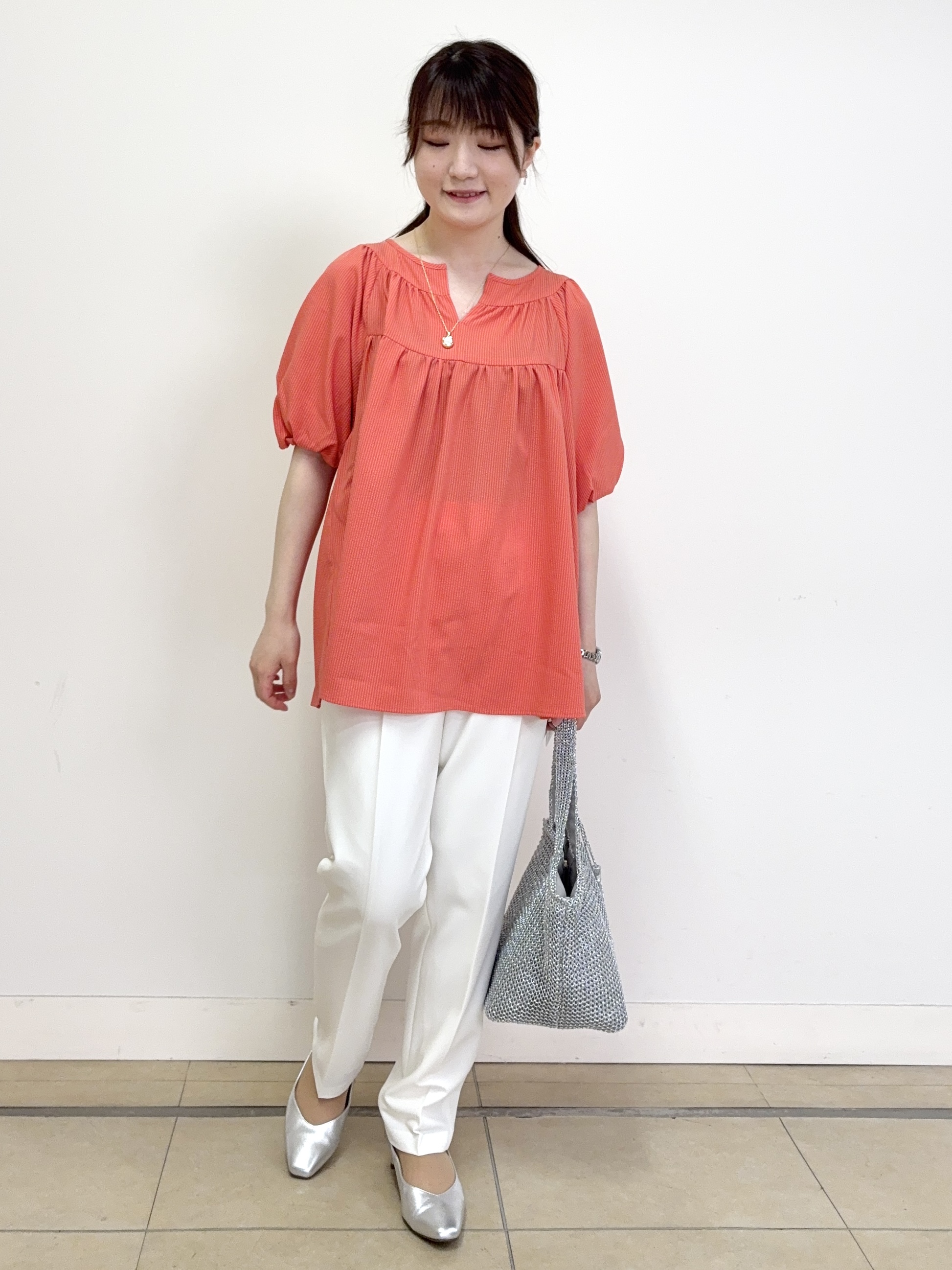 mikiさんの「Reflect｜ギャザーデザインブラウス」を使ったコーディネート