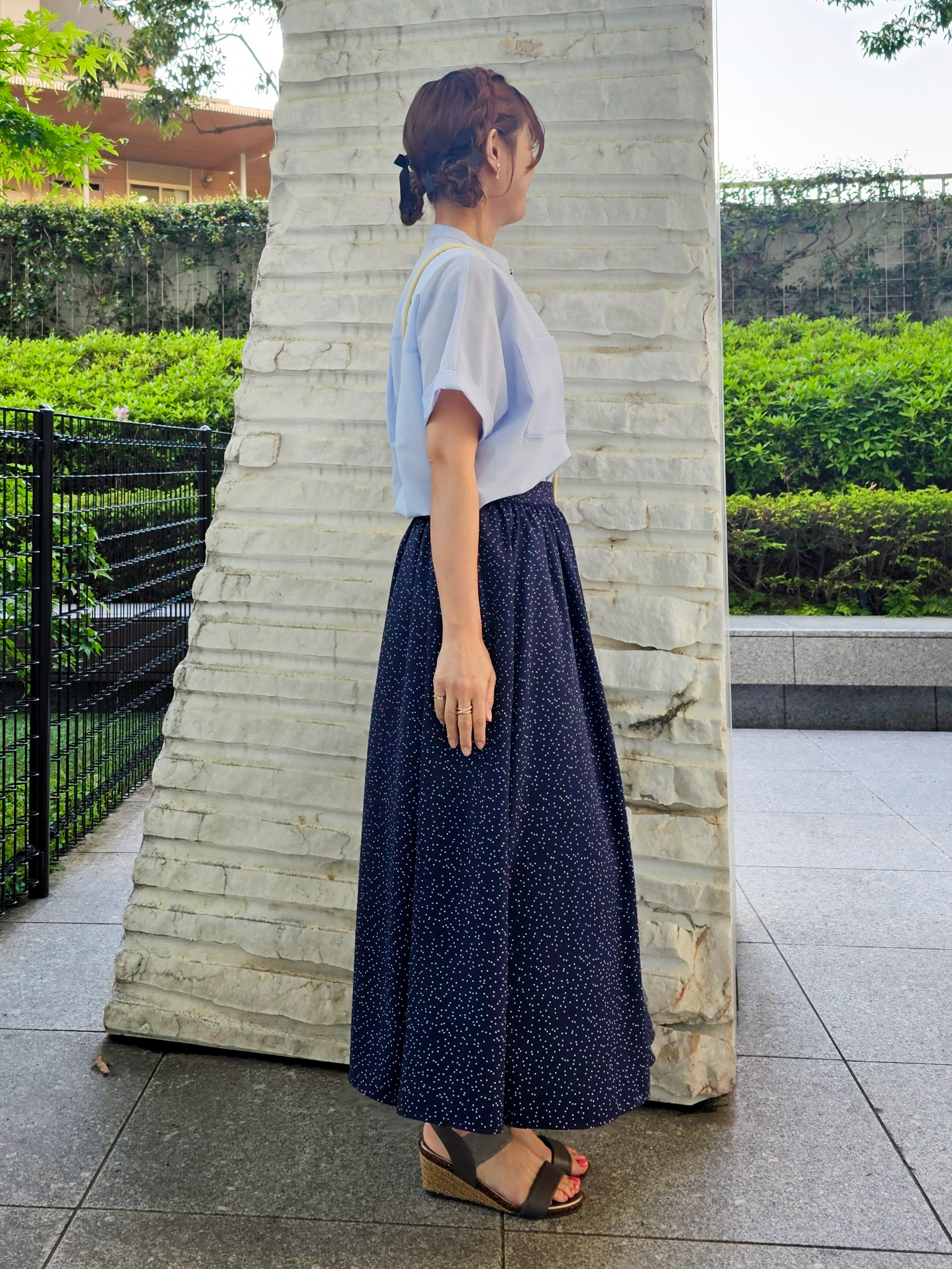 ゆゆさんの「SHOO･LA･RUE｜【さらり快適/洗濯機可/S-LL】風が通り抜ける 半袖バンドカラーシアーシャツ」を使ったコーディネート