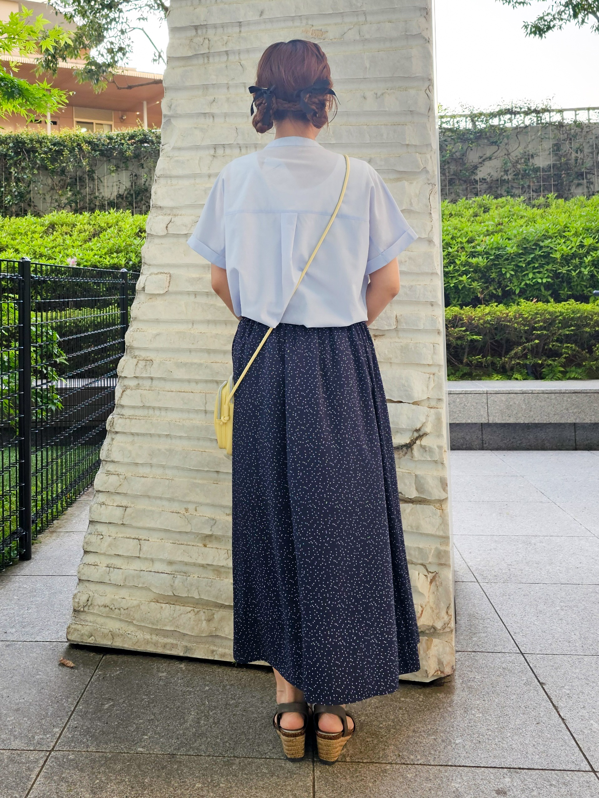 ゆゆさんの「SHOO･LA･RUE｜【さらり快適/洗濯機可/S-LL】風が通り抜ける 半袖バンドカラーシアーシャツ」を使ったコーディネート