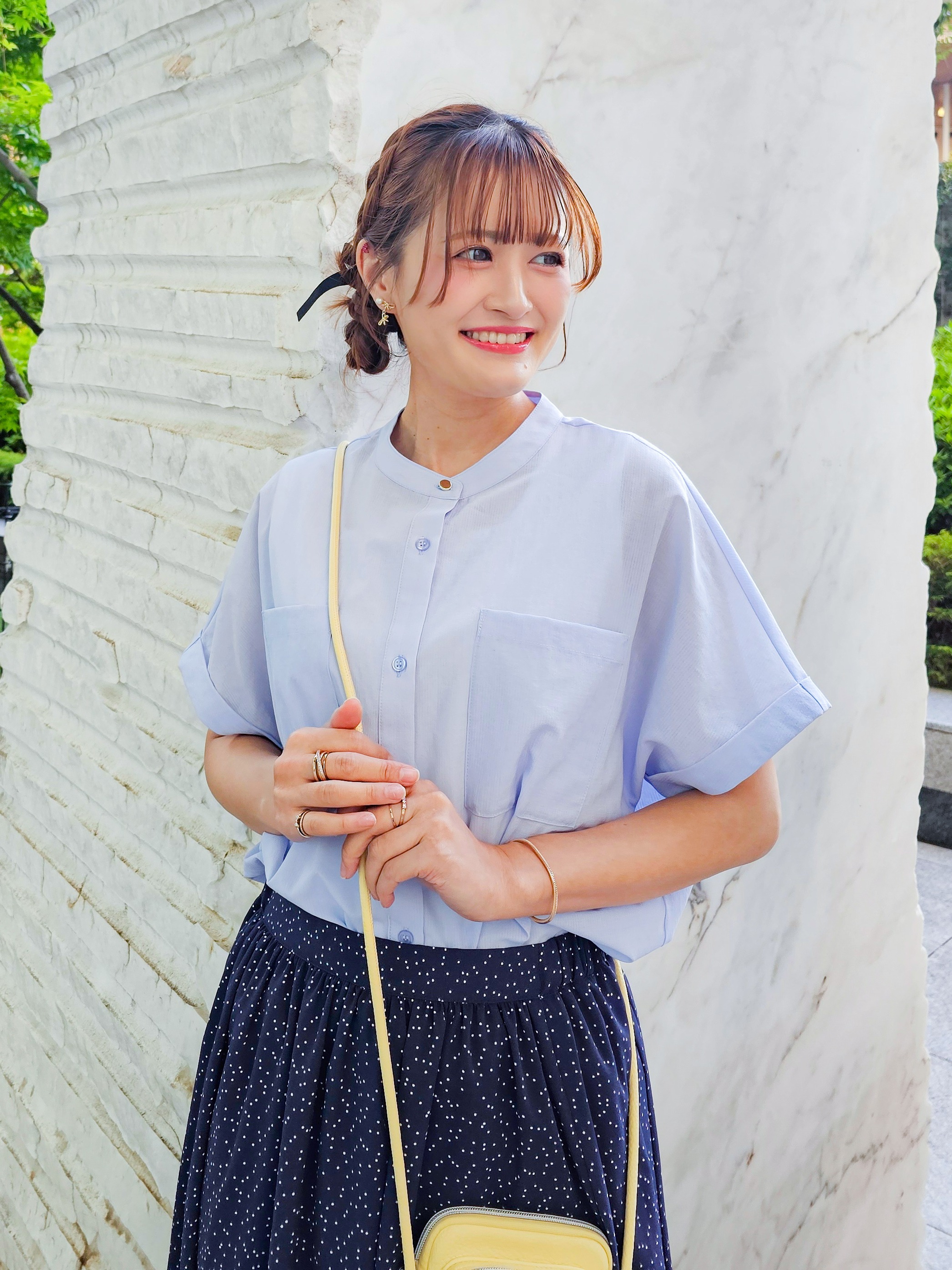 ゆゆさんの「SHOO･LA･RUE｜【さらり快適/洗濯機可/S-LL】風が通り抜ける 半袖バンドカラーシアーシャツ」を使ったコーディネート