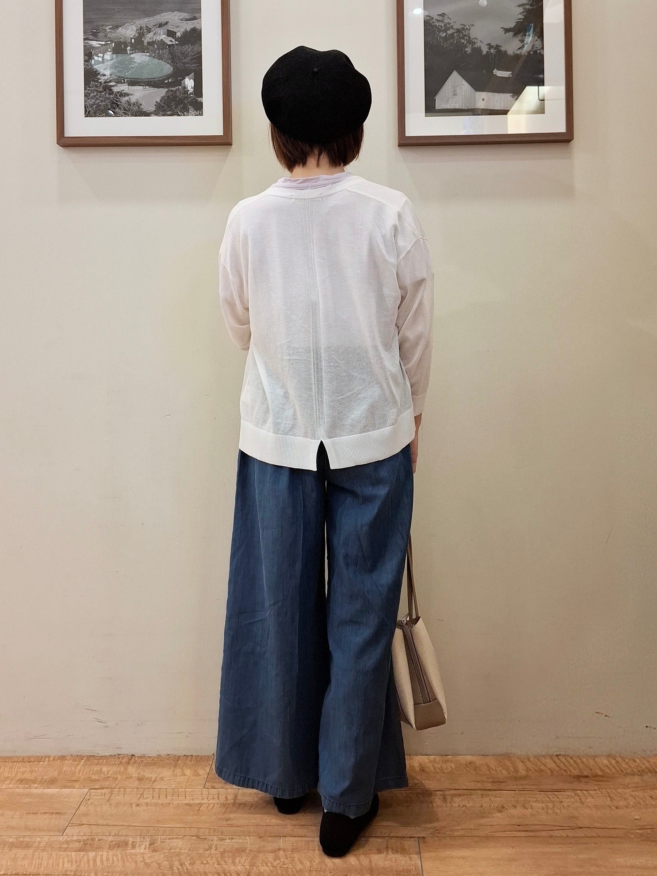 まあるさんの「SHOO･LA･RUE｜【ひんやり/洗濯機可/S-LL】オンにもオフにも マルチに使えるボタンレスカーディガン」を使ったコーディネート