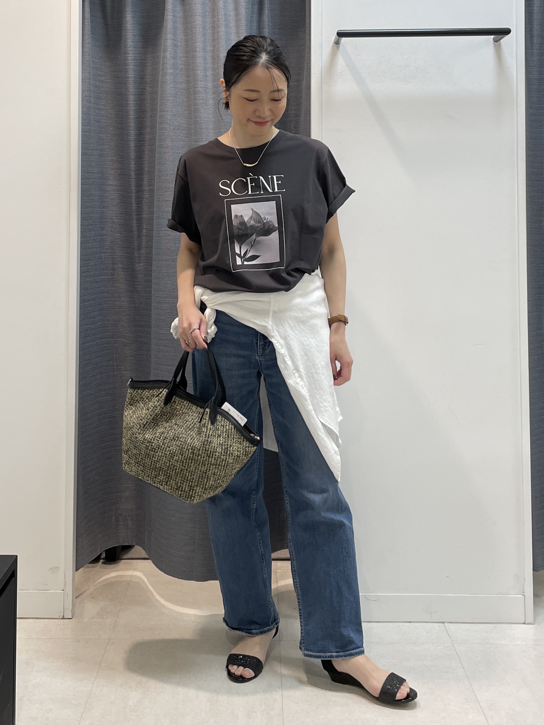 shihoさんの「INDIVI｜【古畑星夏さん着用/ロゴ/プリント】グラフィックTシャツ」を使ったコーディネート