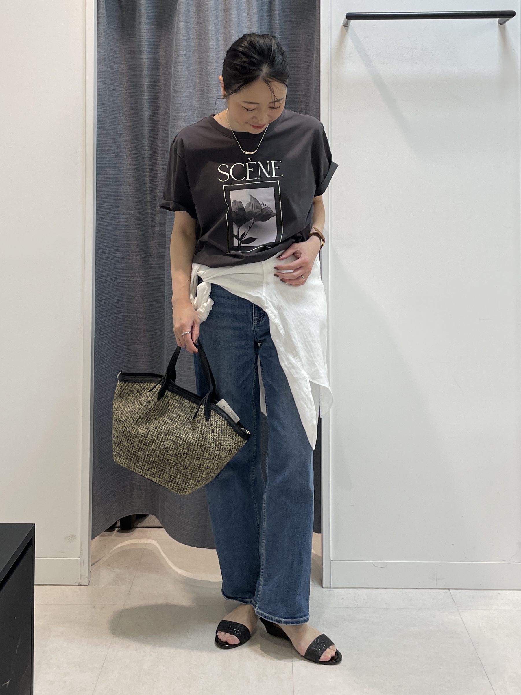 shihoさんの「INDIVI｜【古畑星夏さん着用/ロゴ/プリント】グラフィックTシャツ」を使ったコーディネート