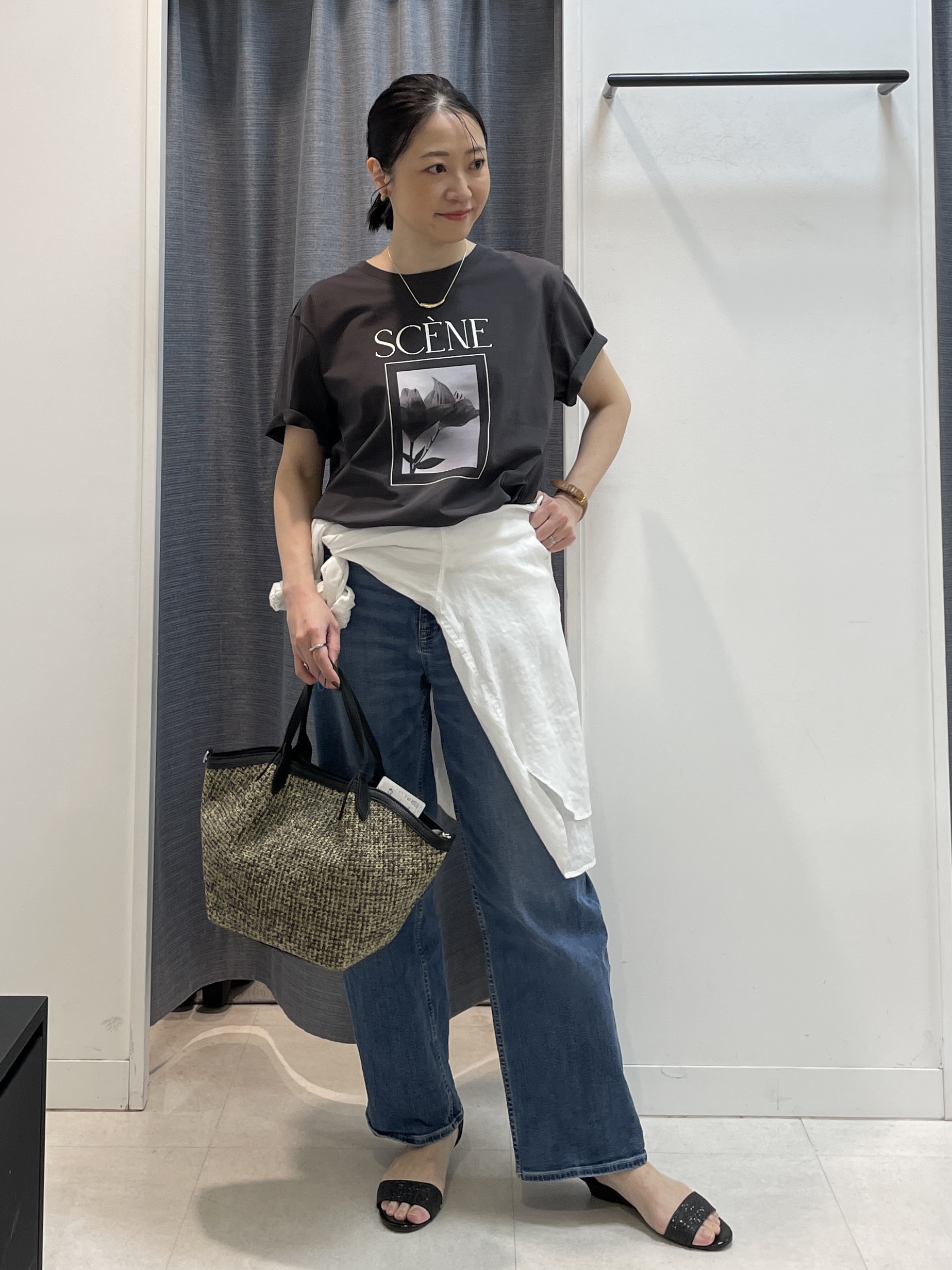 shihoさんの「INDIVI｜【古畑星夏さん着用/ロゴ/プリント】グラフィックTシャツ」を使ったコーディネート
