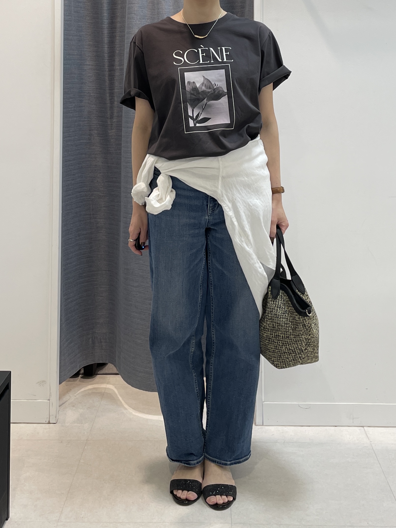 shihoさんの「INDIVI｜【古畑星夏さん着用/ロゴ/プリント】グラフィックTシャツ」を使ったコーディネート