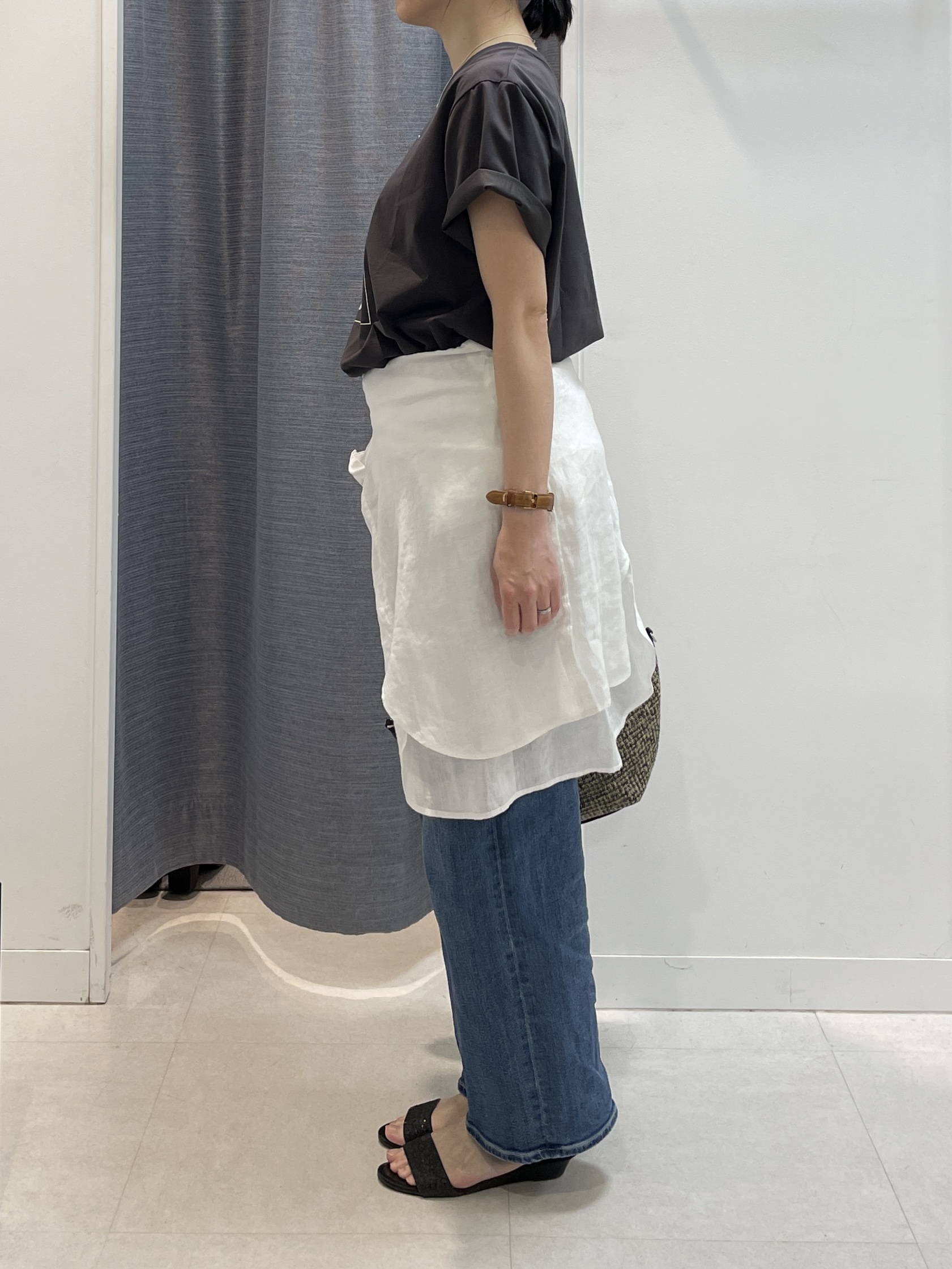 shihoさんの「INDIVI｜【古畑星夏さん着用/ロゴ/プリント】グラフィックTシャツ」を使ったコーディネート