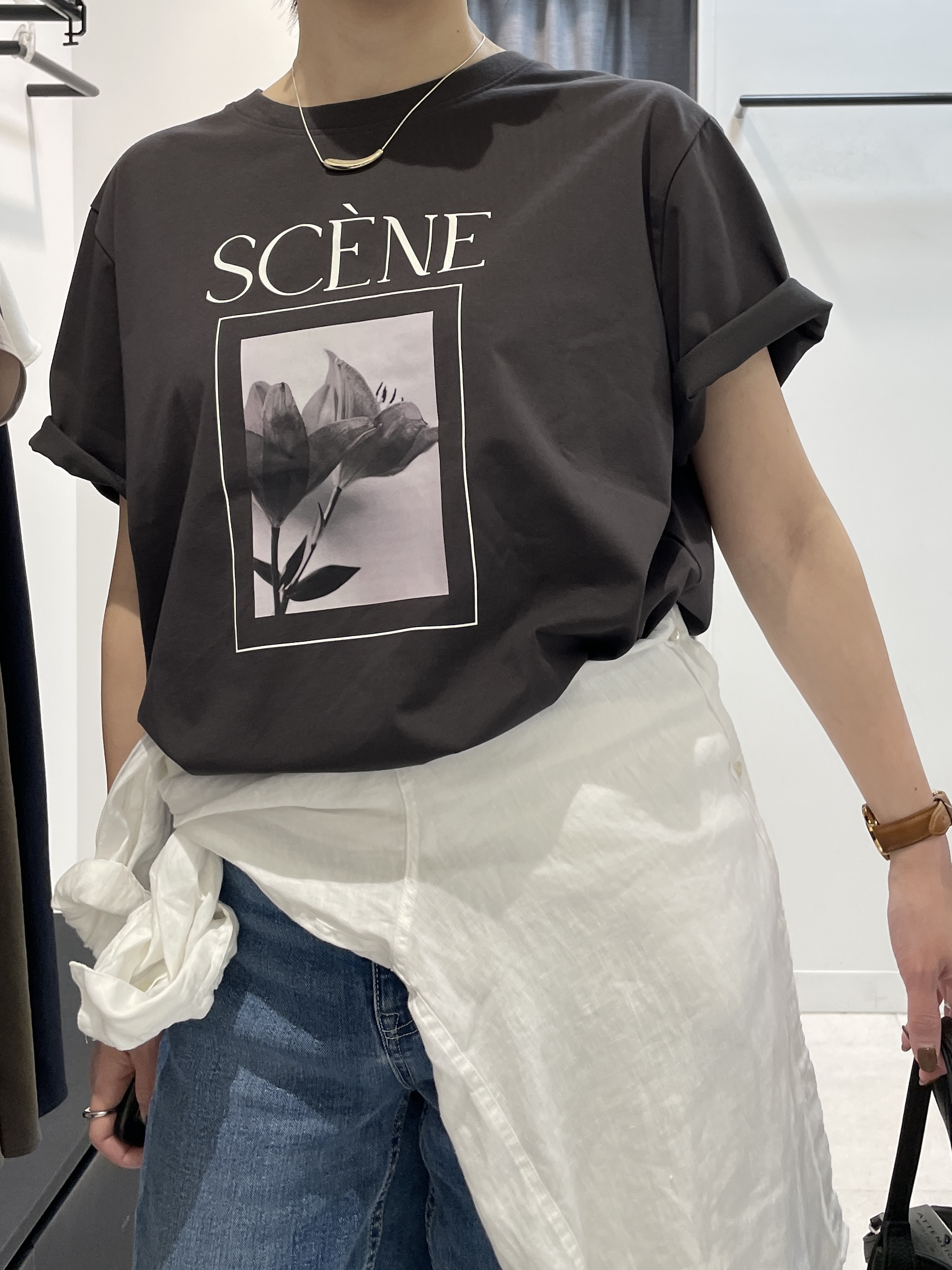 shihoさんの「INDIVI｜【古畑星夏さん着用/ロゴ/プリント】グラフィックTシャツ」を使ったコーディネート