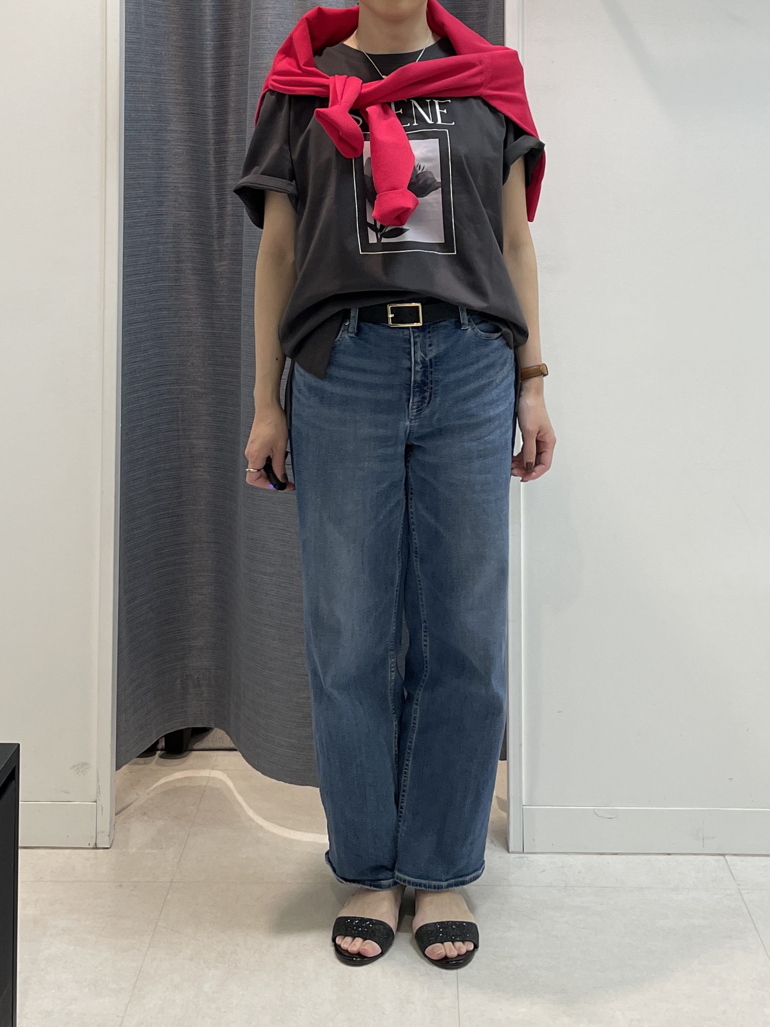 shihoさんの「INDIVI｜【古畑星夏さん着用/ロゴ/プリント】グラフィックTシャツ」を使ったコーディネート