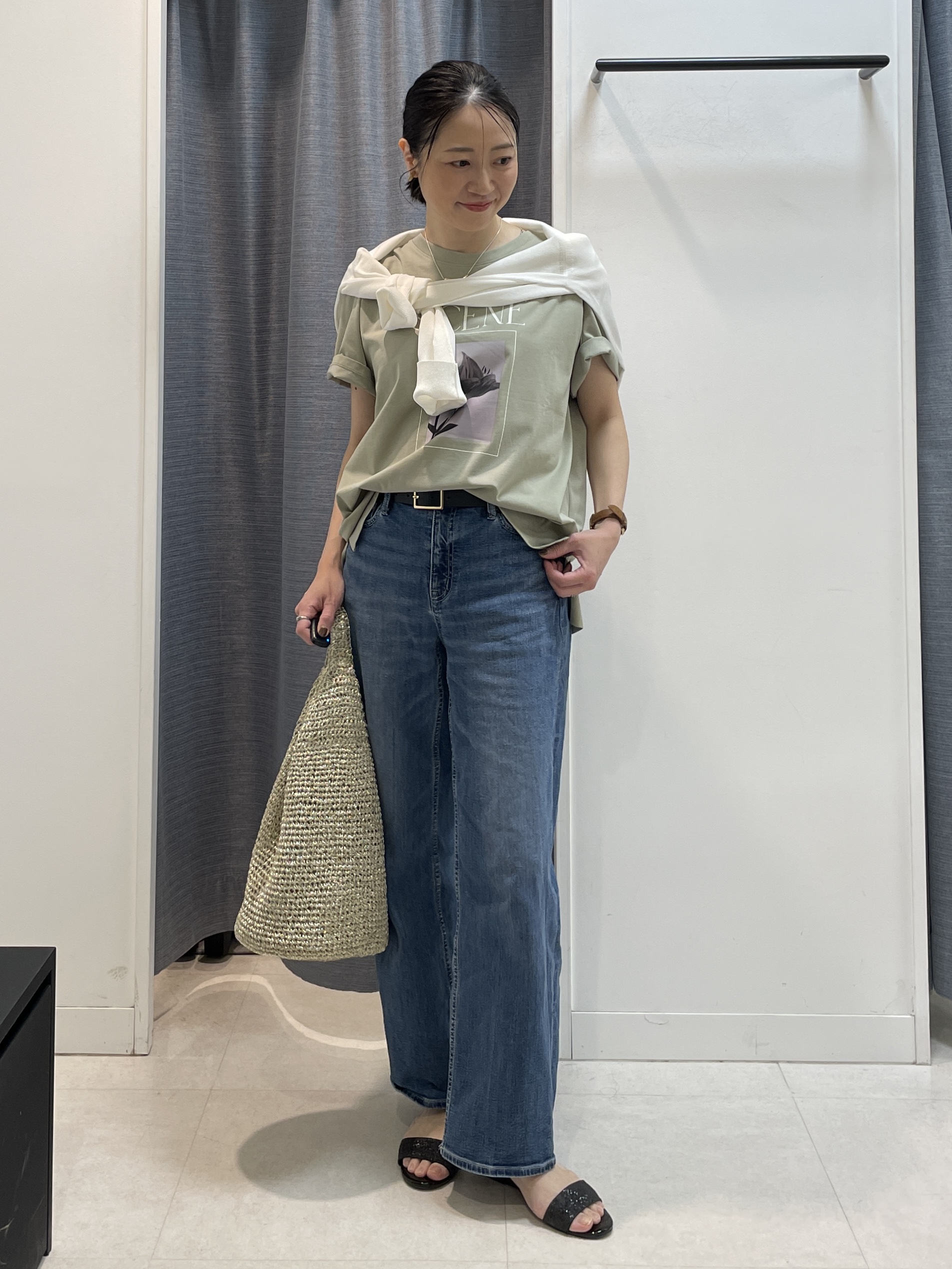shihoさんの「INDIVI｜【古畑星夏さん着用/ロゴ/プリント】グラフィックTシャツ」を使ったコーディネート