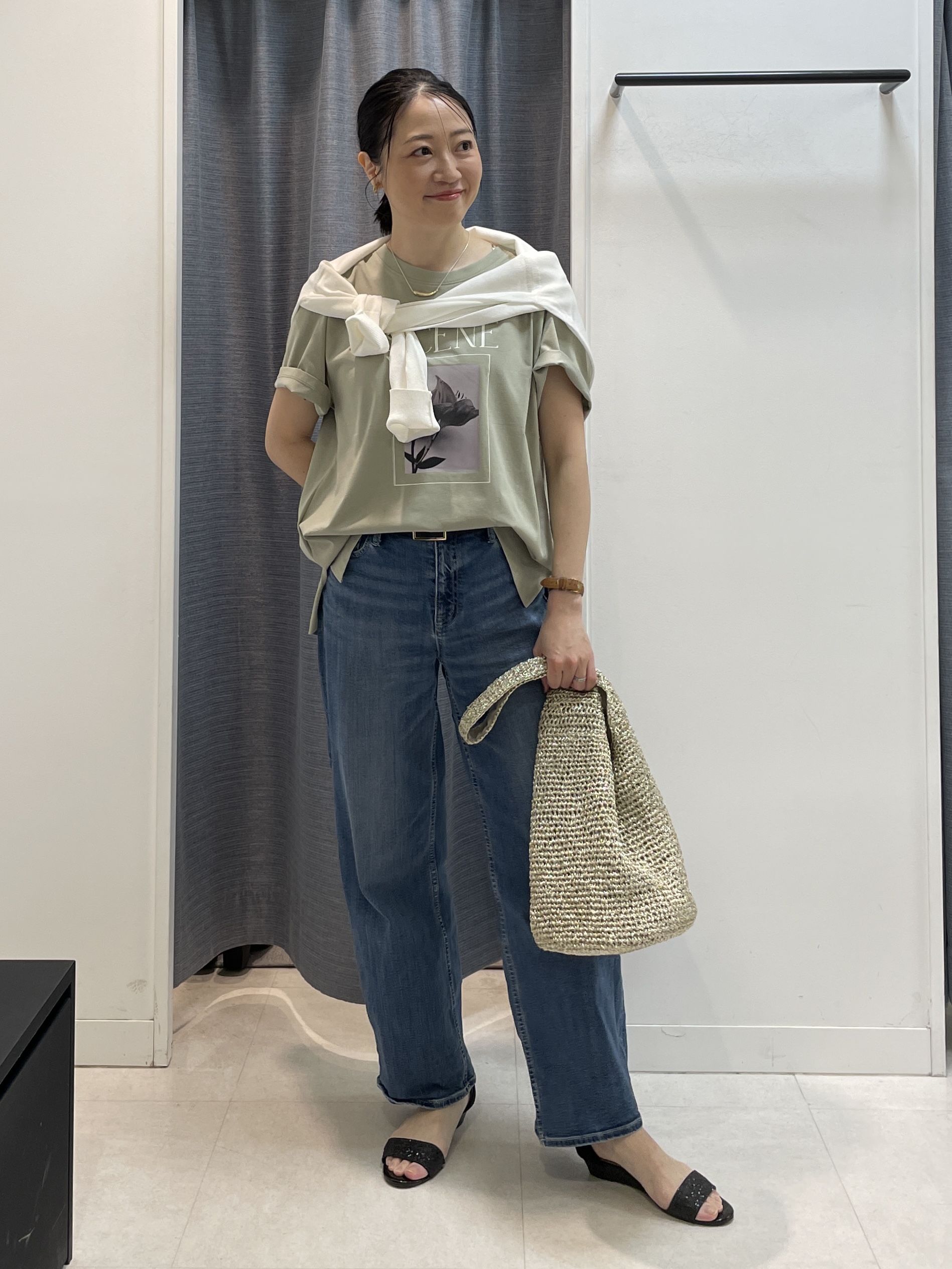 shihoさんの「INDIVI｜【古畑星夏さん着用/ロゴ/プリント】グラフィックTシャツ」を使ったコーディネート