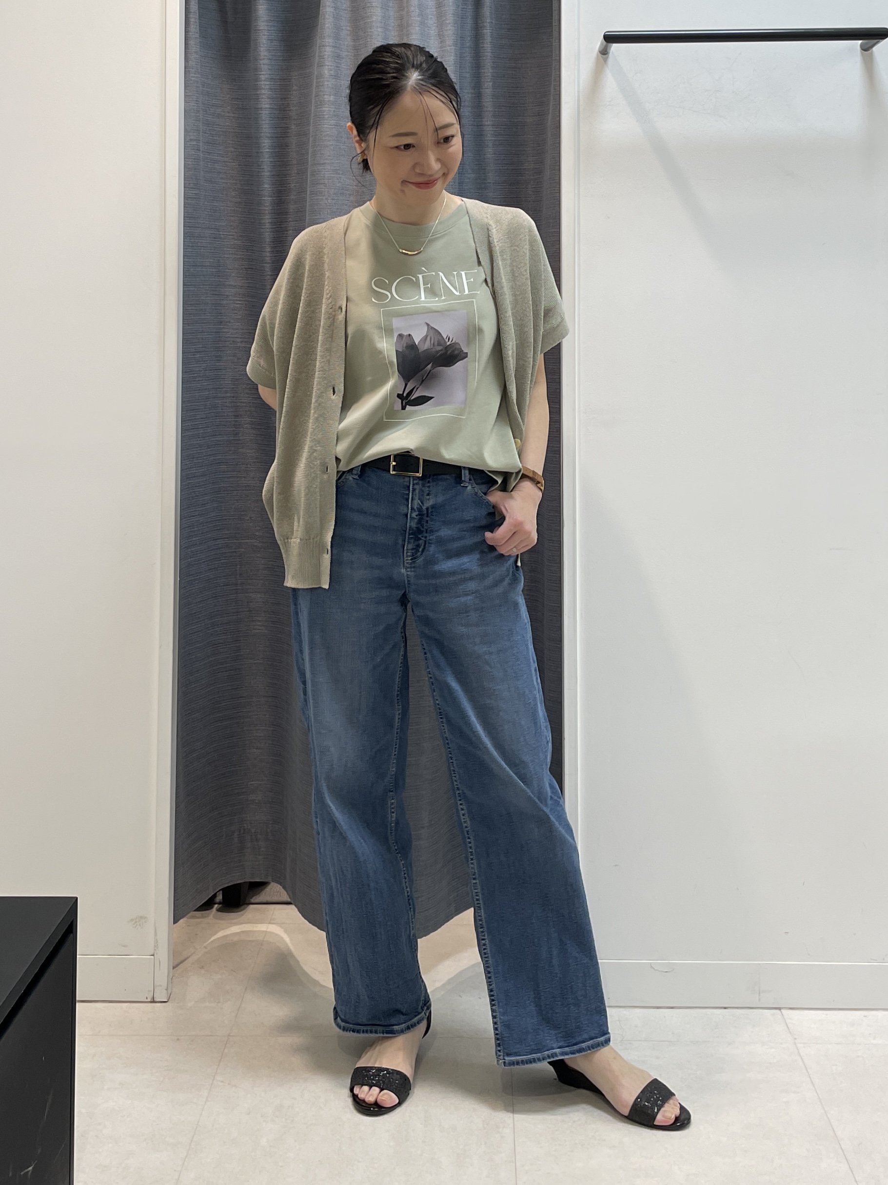 shihoさんの「INDIVI｜【洗える/ゆったり】クルーネックドライニット」を使ったコーディネート