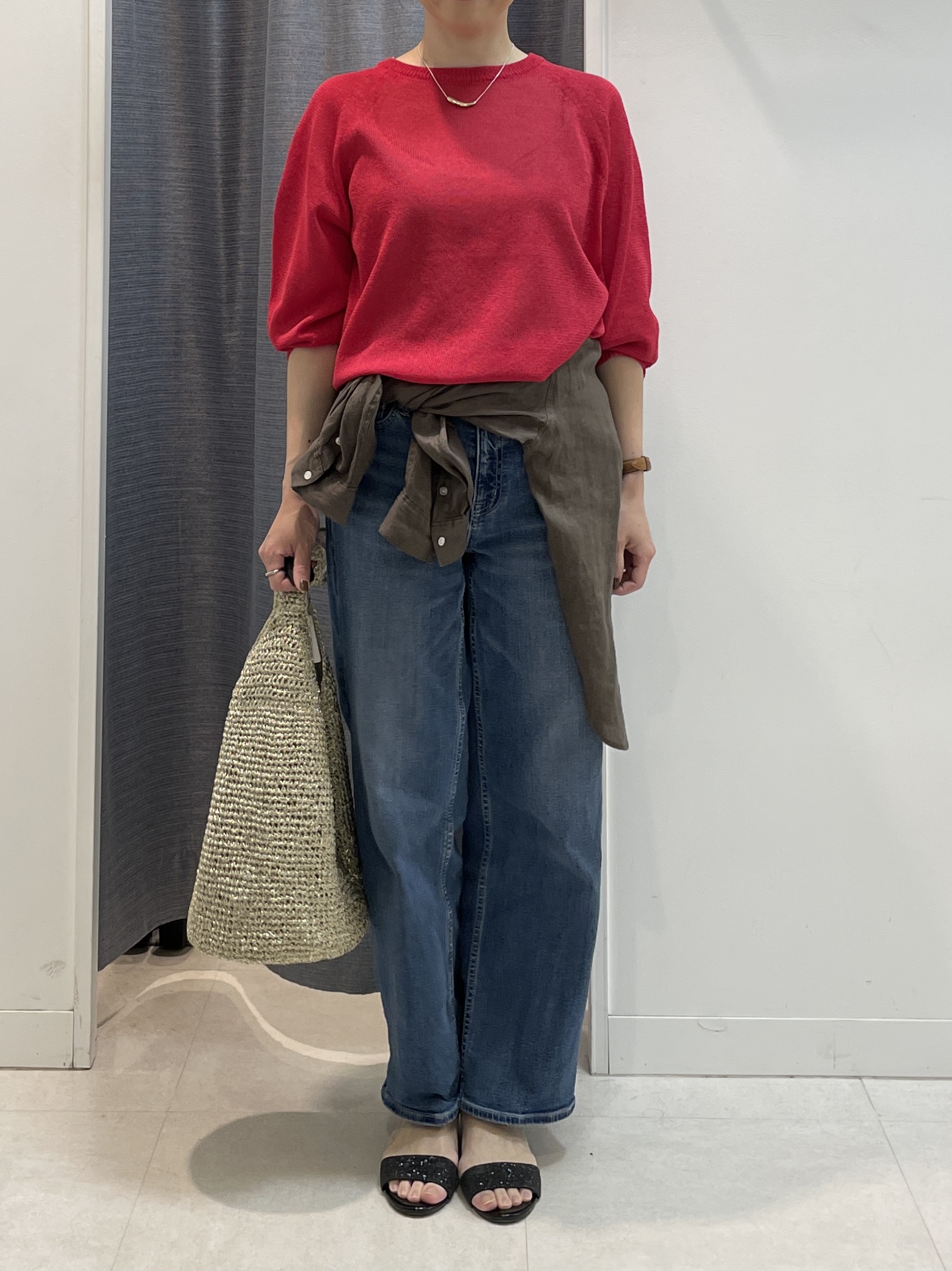 shihoさんの「INDIVI｜【洗える/ゆったり】クルーネックドライニット」を使ったコーディネート
