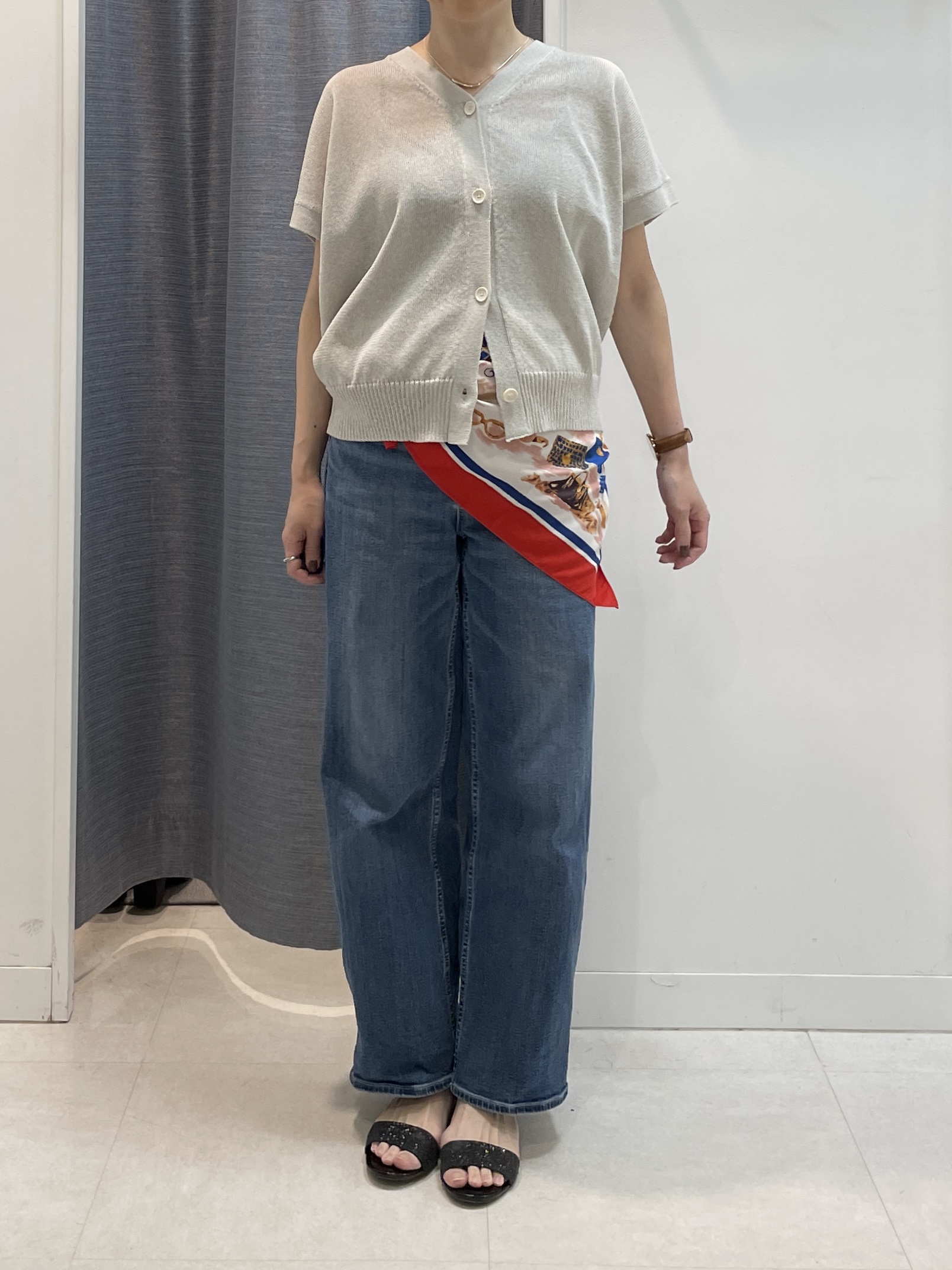 shihoさんの「INDIVI｜【洗える/清涼感】ドライタッチスリーブレスカーディガン」を使ったコーディネート