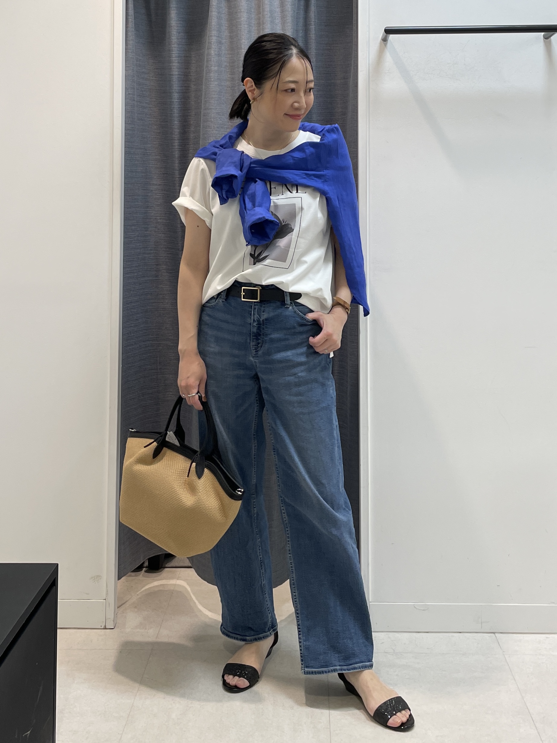 shihoさんの「INDIVI｜【古畑星夏さん着用/ロゴ/プリント】グラフィックTシャツ」を使ったコーディネート