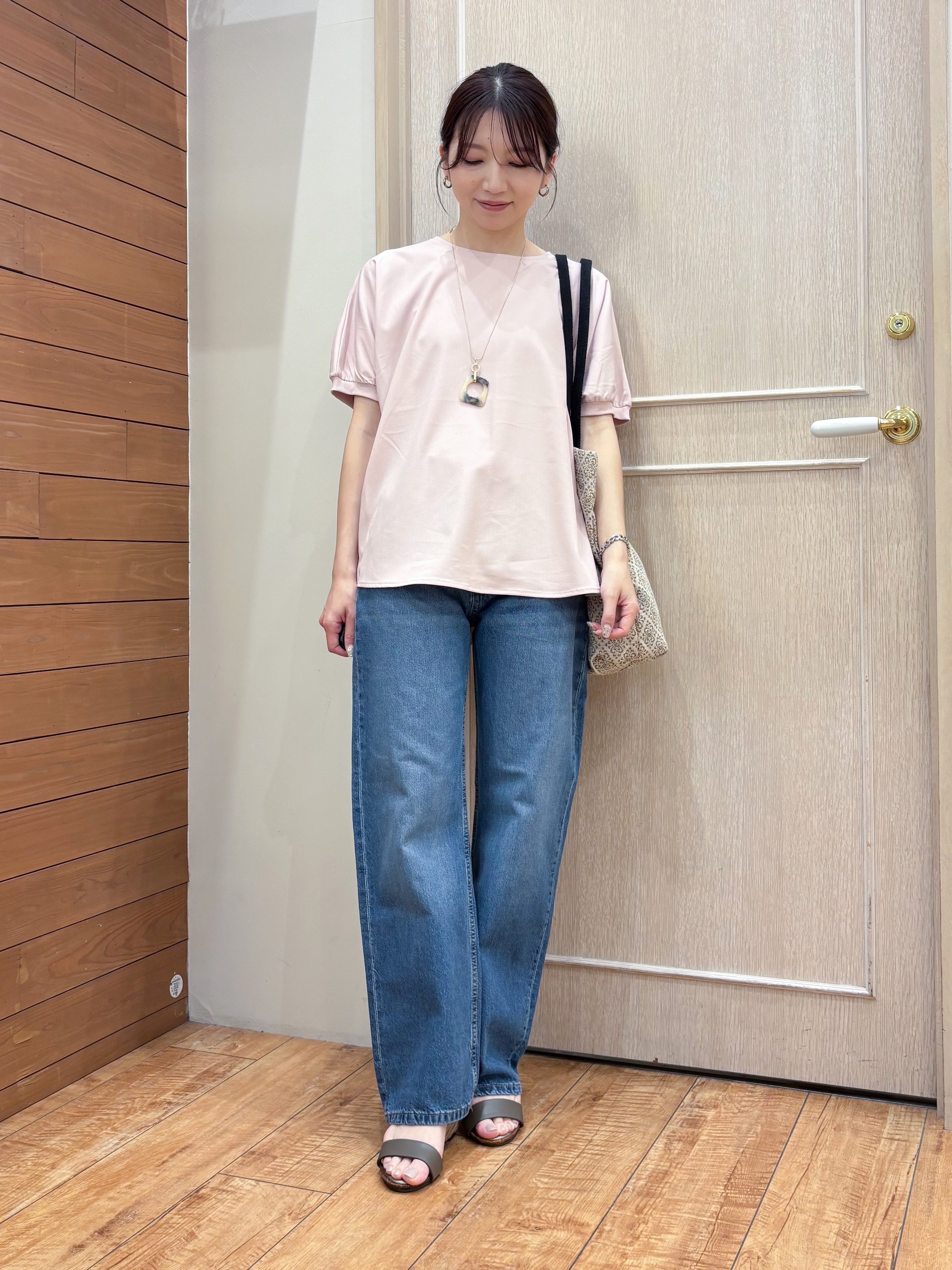 なみさんの「SHOO･LA･RUE｜【ひんやり/洗濯後しわになりにくい】インせず着られる さらっとタッチのドルマンブラウス」を使ったコーディネート