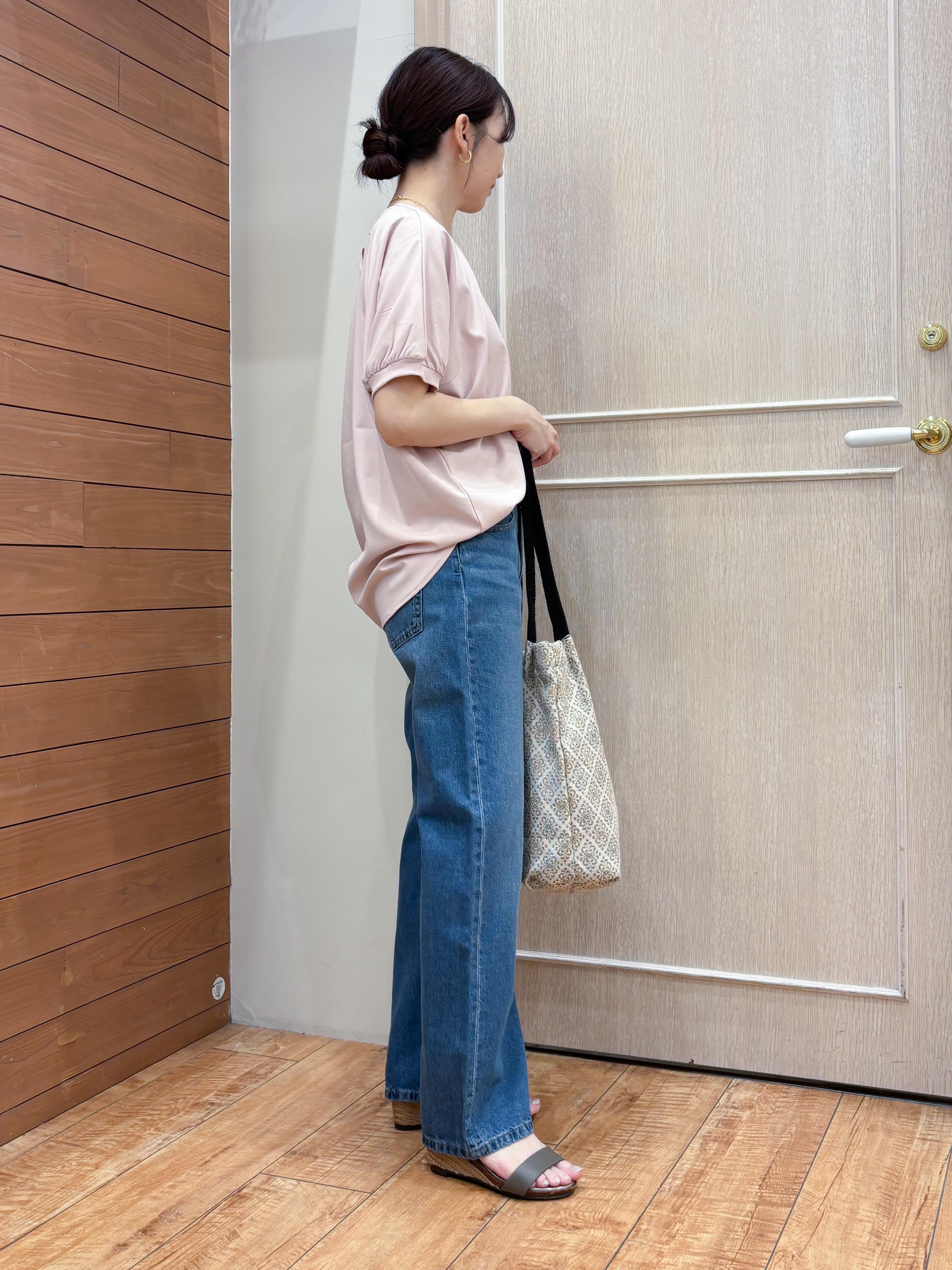 なみさんの「SHOO･LA･RUE｜【ひんやり/洗濯後しわになりにくい】インせず着られる さらっとタッチのドルマンブラウス」を使ったコーディネート