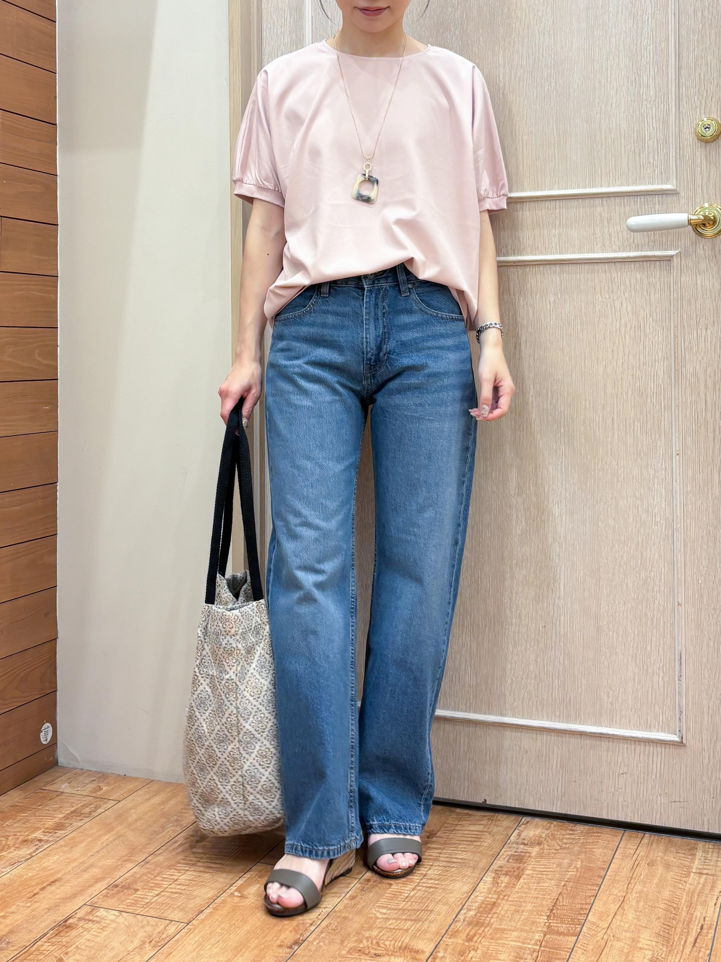 なみさんの「SHOO･LA･RUE｜【ひんやり/洗濯後しわになりにくい】インせず着られる さらっとタッチのドルマンブラウス」を使ったコーディネート