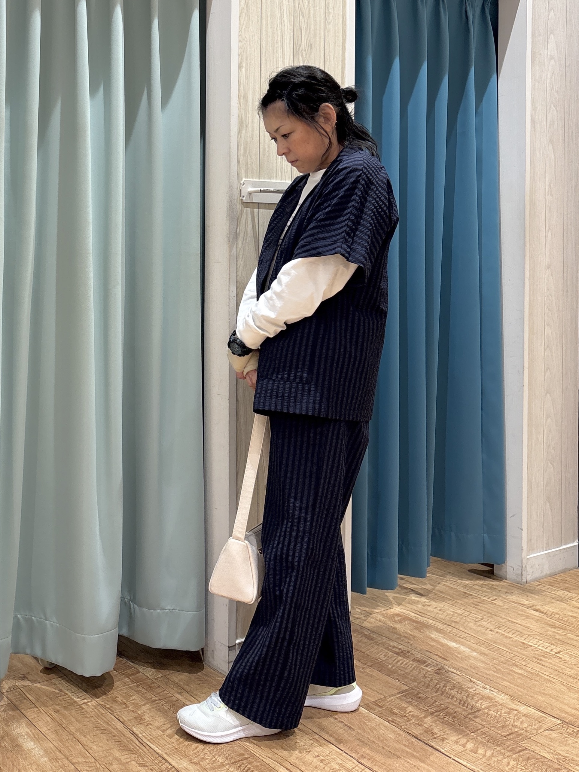 わかさんの「SHOO･LA･RUE｜【ひんやり/吸水速乾/セットアップ可】羽織るだけで主役になる サッカーストライプシャツジャケット」を使ったコーディネート