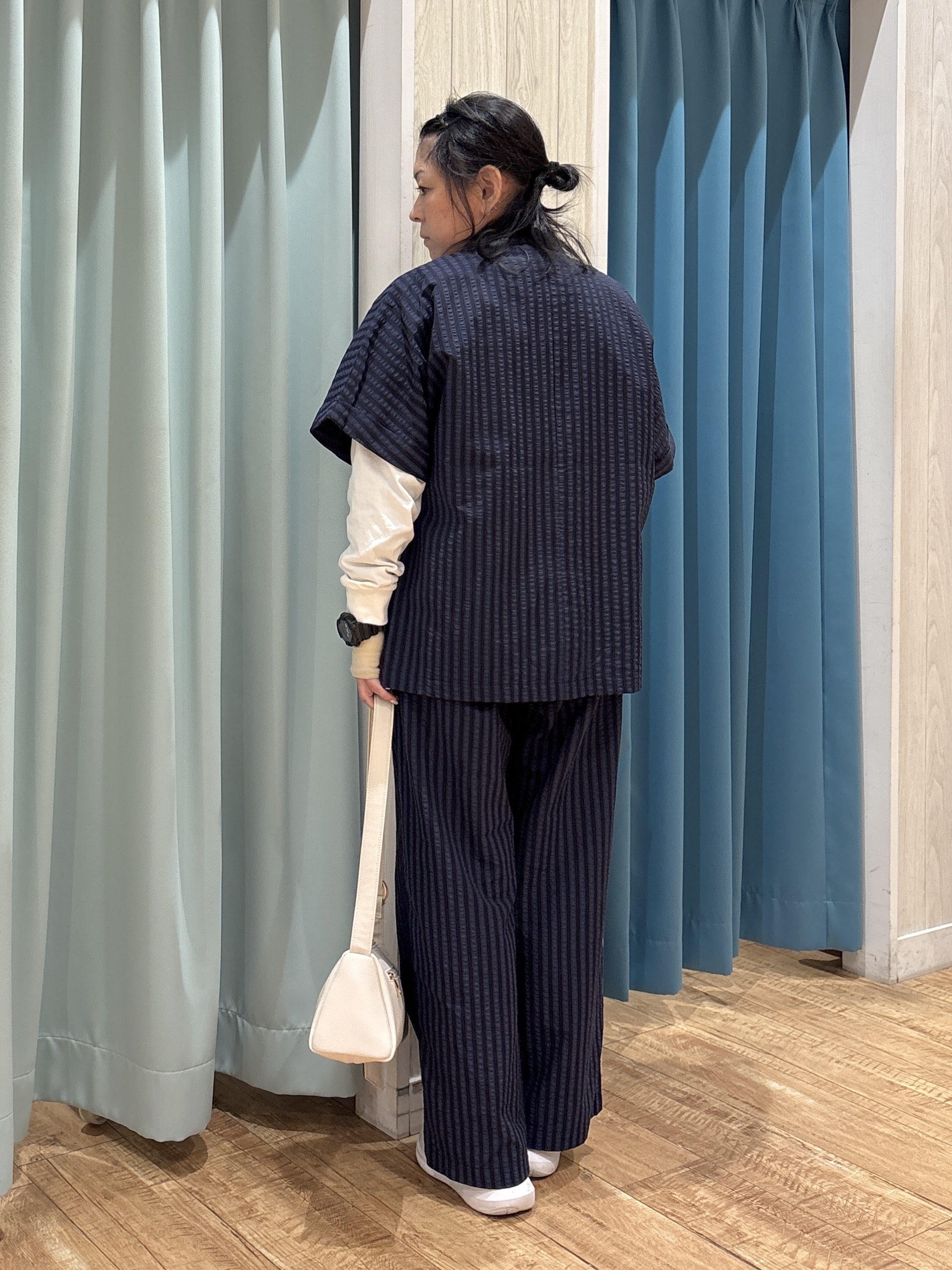 わかさんの「SHOO･LA･RUE｜【ひんやり/吸水速乾/セットアップ可】羽織るだけで主役になる サッカーストライプシャツジャケット」を使ったコーディネート